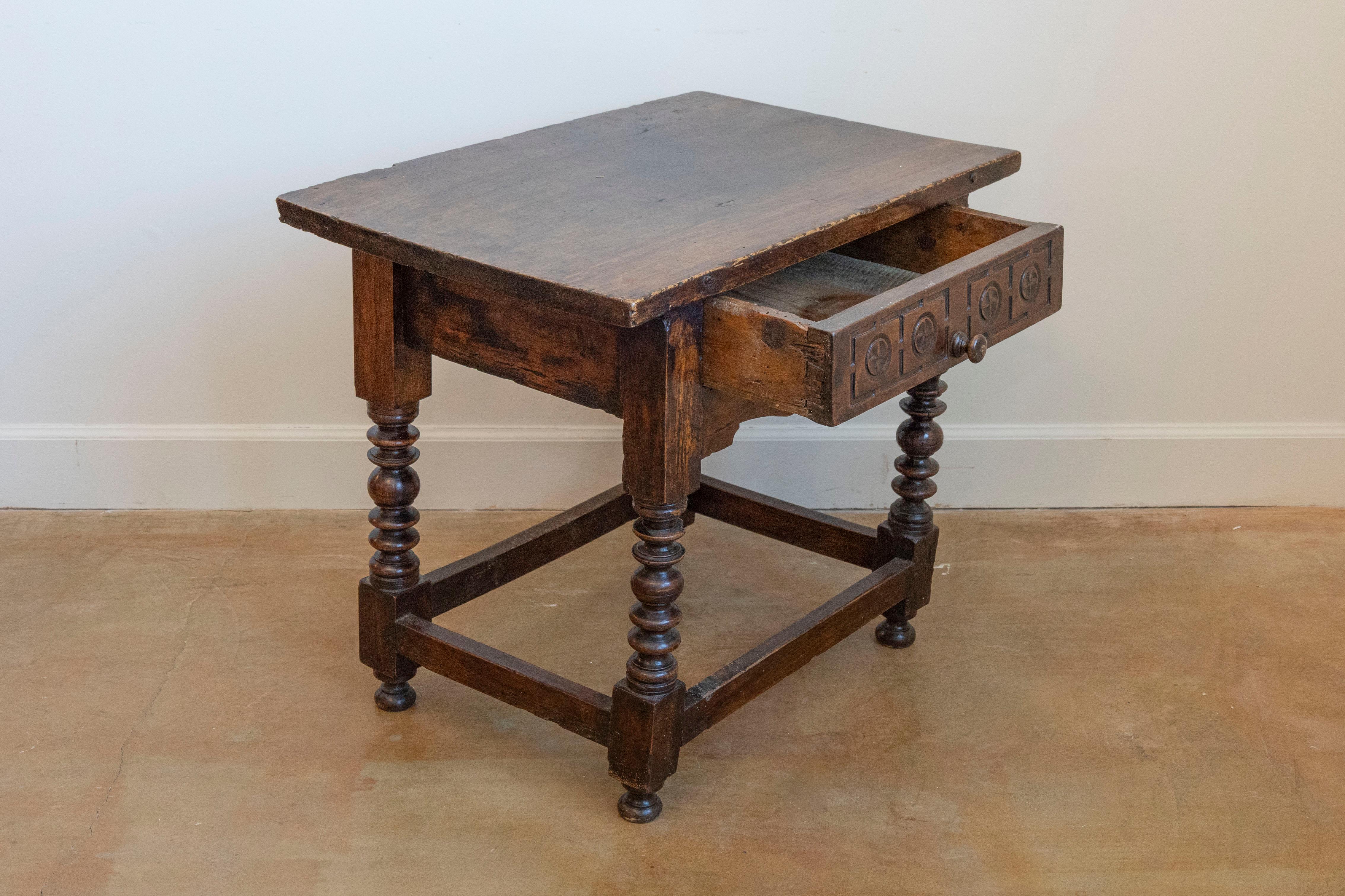 Spanish 1770s Walnut Side Table with Spool Legs and Rosettes Carved Drawer In Good Condition In Atlanta, GA