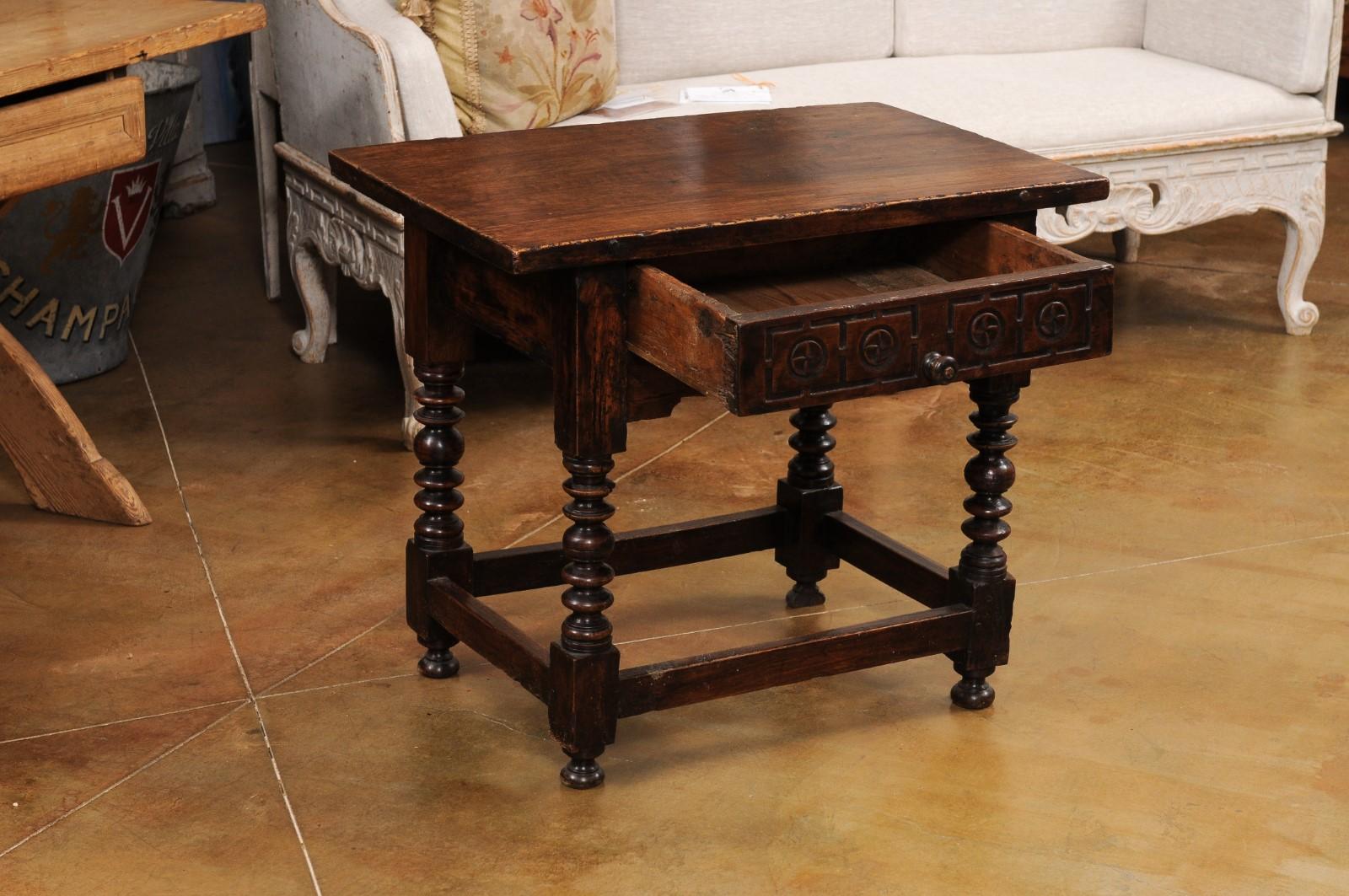 Spanish 1770s Walnut Side Table with Spool Legs and Rosettes Carved Drawer For Sale 1
