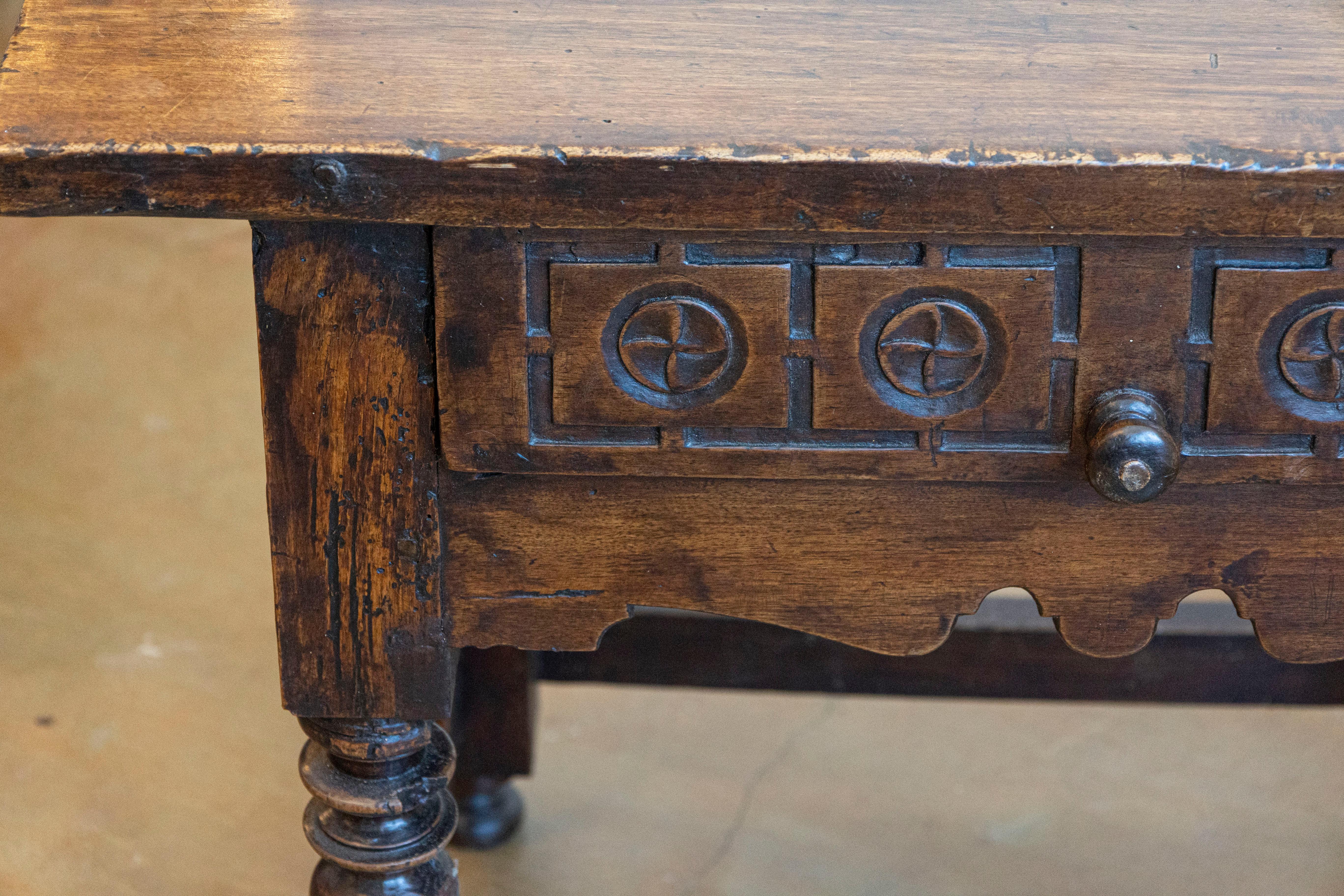 Spanish 1770s Walnut Side Table with Spool Legs and Rosettes Carved Drawer 4