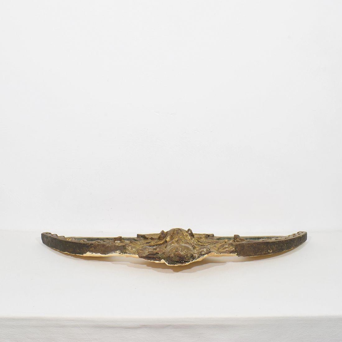 Frontón barroco español del siglo XVII/XVIII con cabeza de ángel alado en venta 11