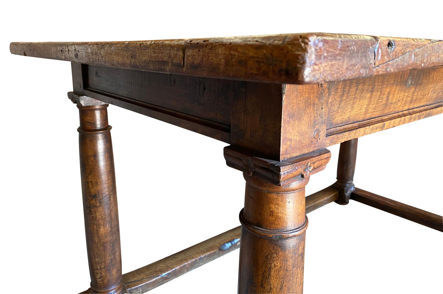 Spanish 17th Century Console, Center Table For Sale 6