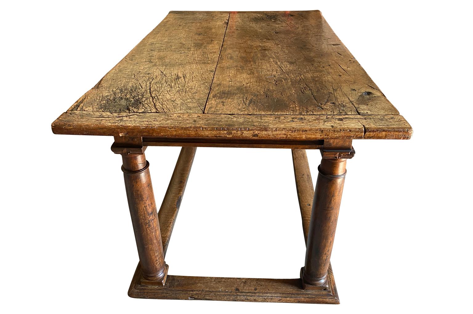 Spanish 17th Century Console, Center Table For Sale 1