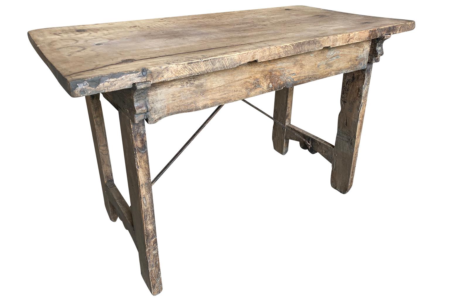 Spanish 17th Century Desk  For Sale 11