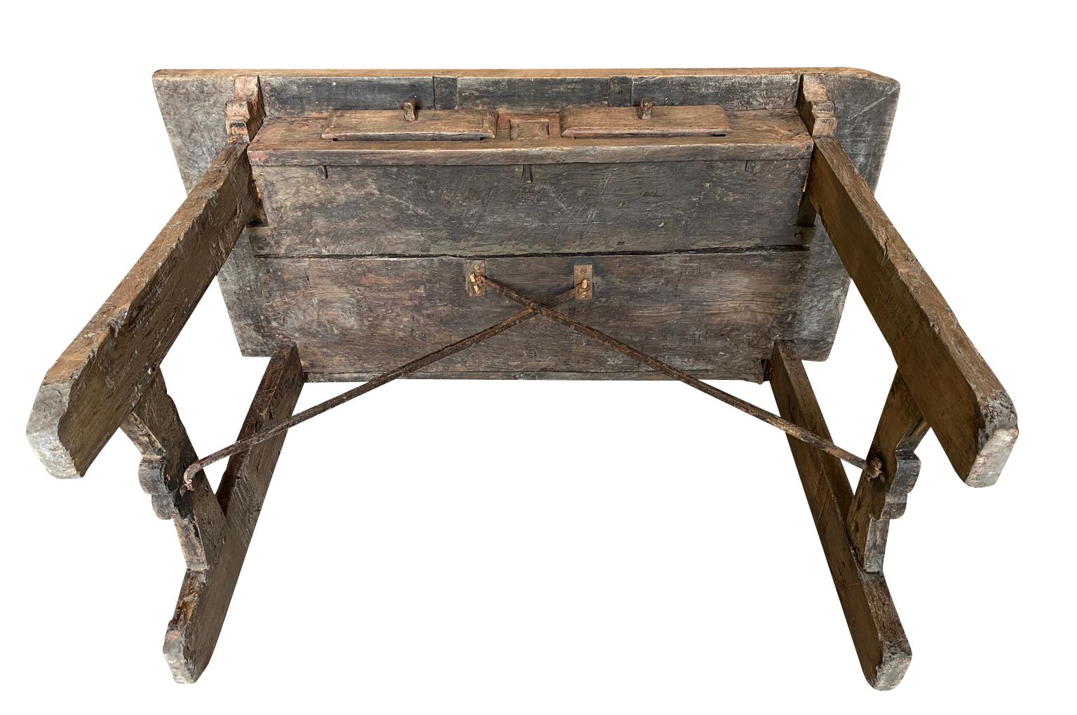 Spanish 17th Century Desk  For Sale 13