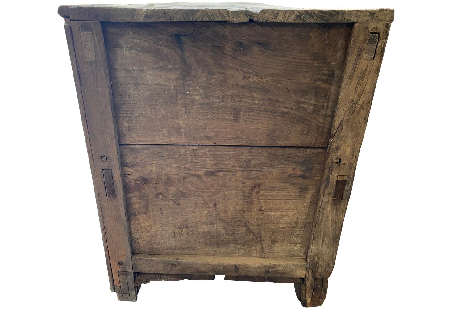 Spanish 17th Century Sacristy Buffet - Commode For Sale 1
