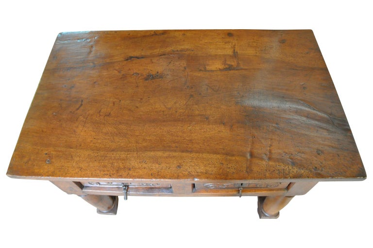 Spanish 17th Century Side Table For Sale 5