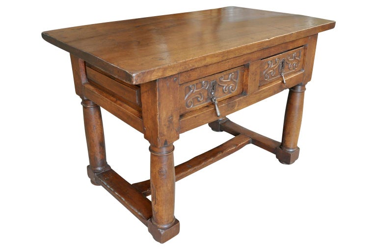 Spanish 17th Century Side Table In Excellent Condition For Sale In Atlanta, GA