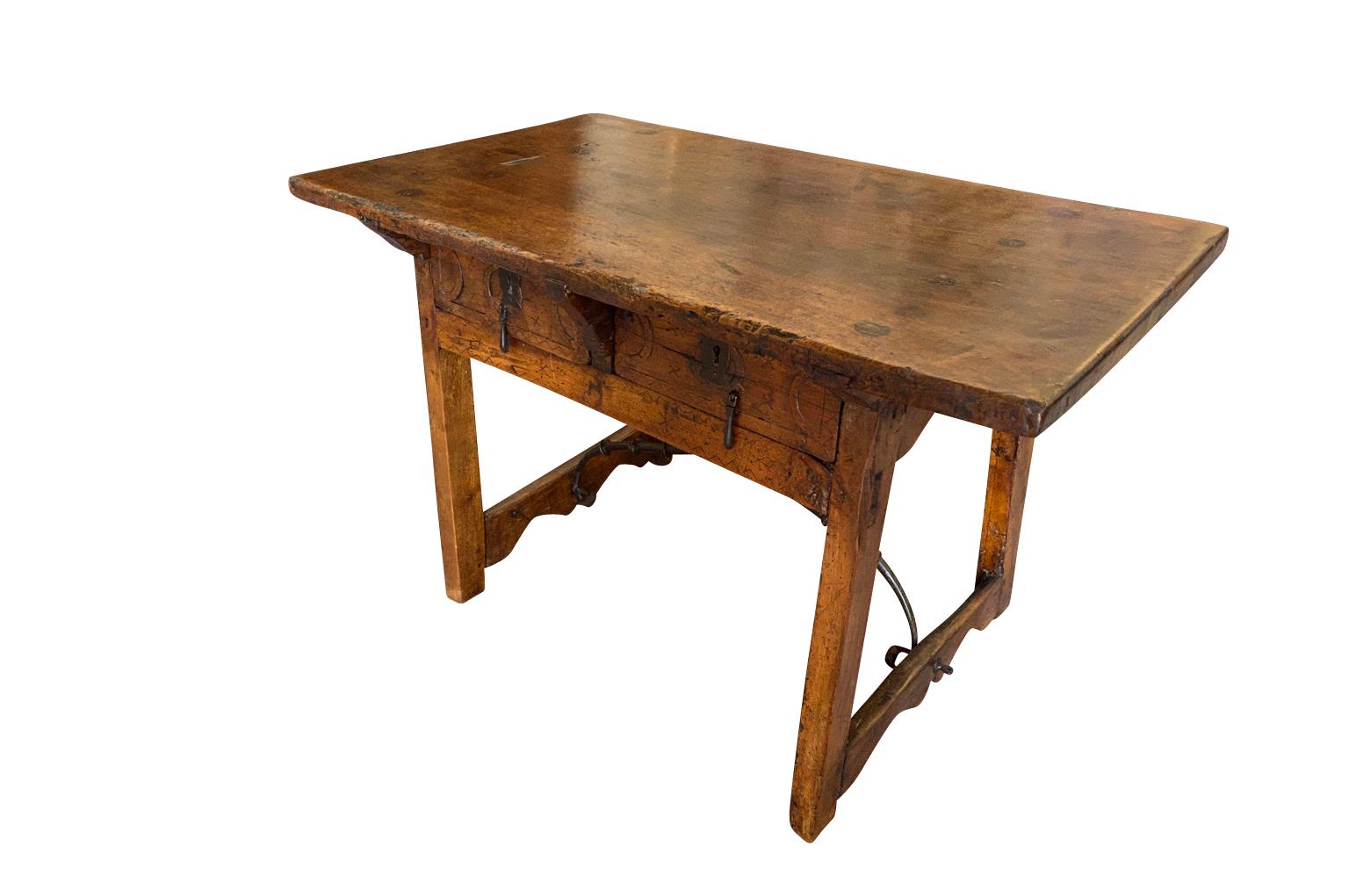Espagnol Table d'appoint espagnole du 17e siècle en vente