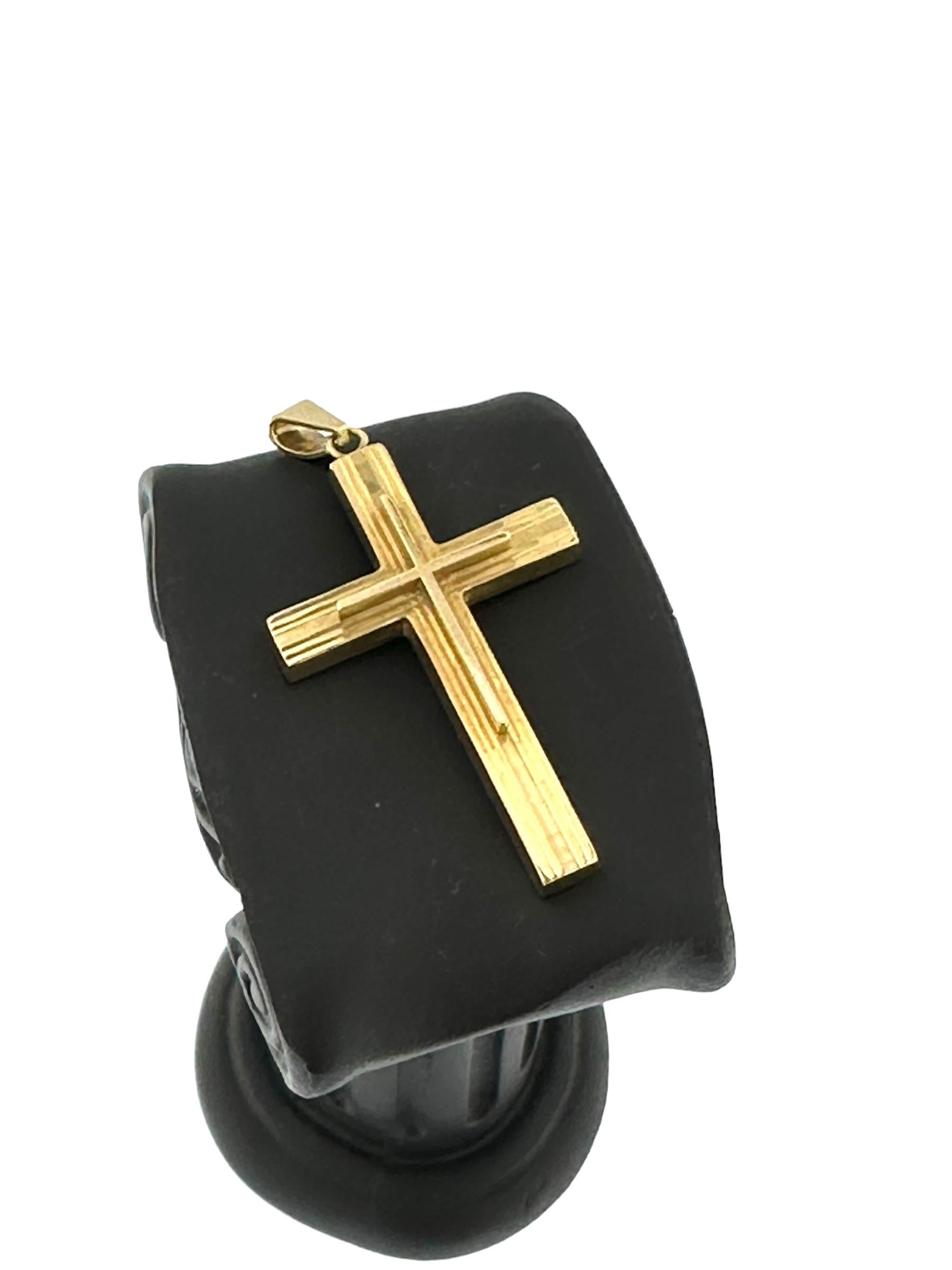 Moderne Croix espagnole en or jaune 18 carats en vente