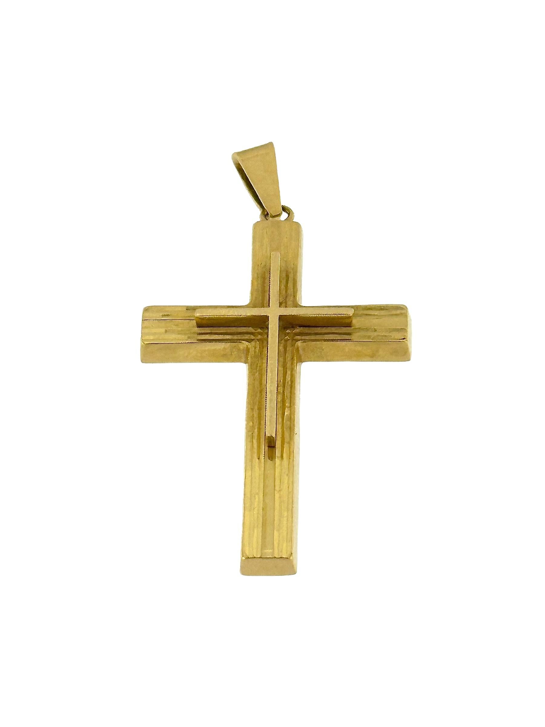 Croix espagnole en or jaune 18 carats Bon état - En vente à Esch sur Alzette, Esch-sur-Alzette