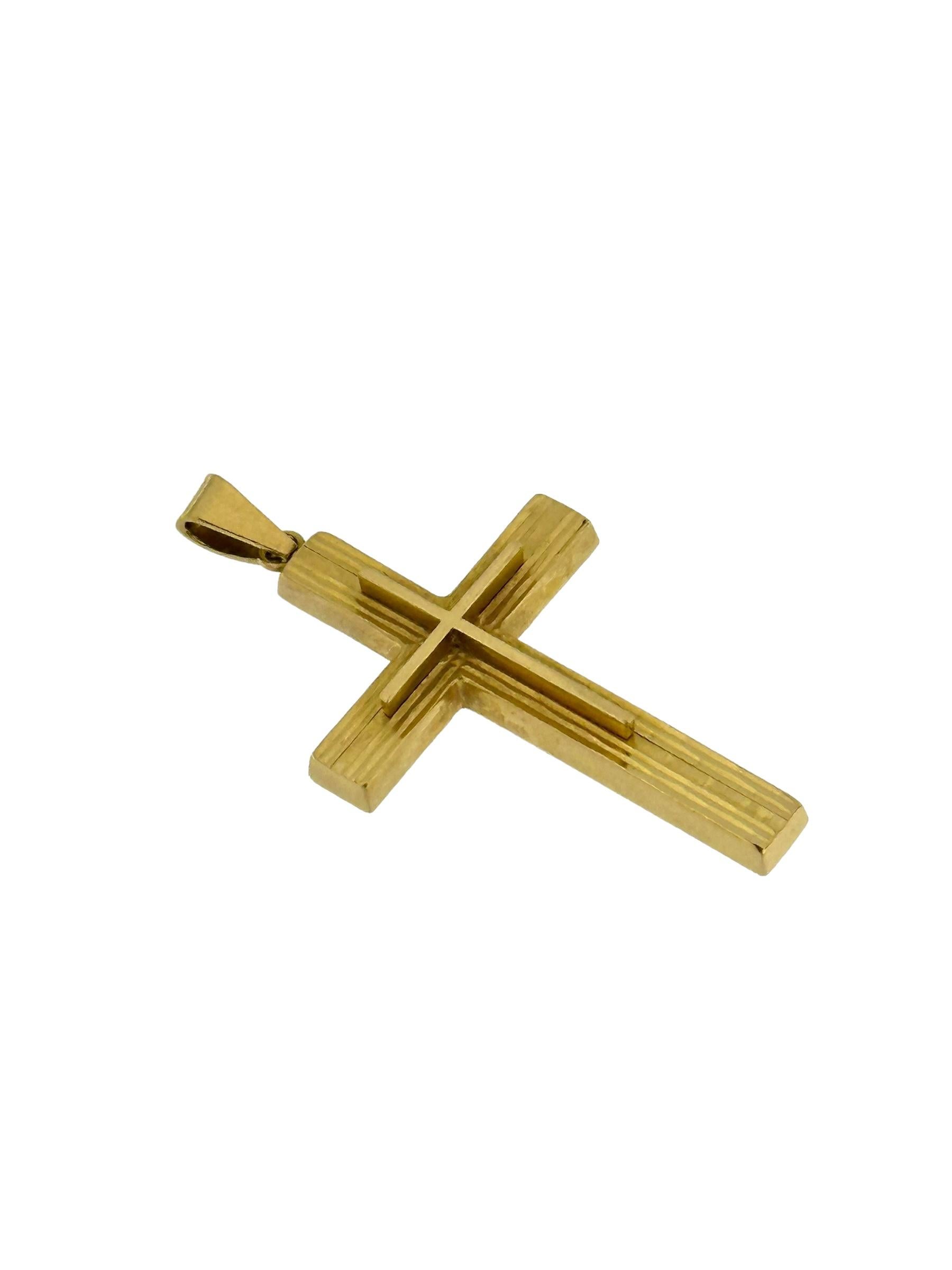 Croix espagnole en or jaune 18 carats Unisexe en vente