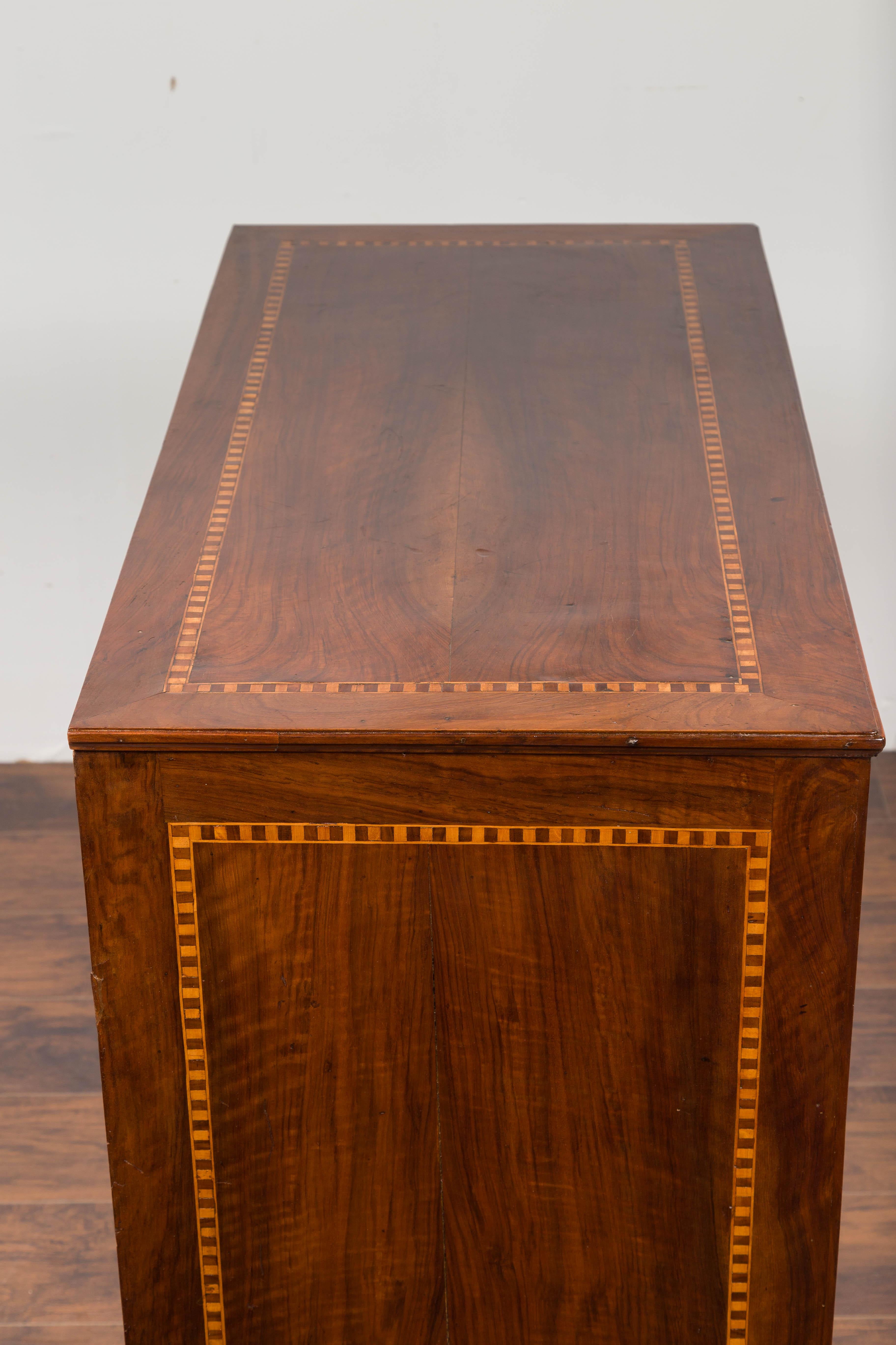 Spanish 1840s Walnut Four-Drawer Commode with Inlaid Geometric Banding 7
