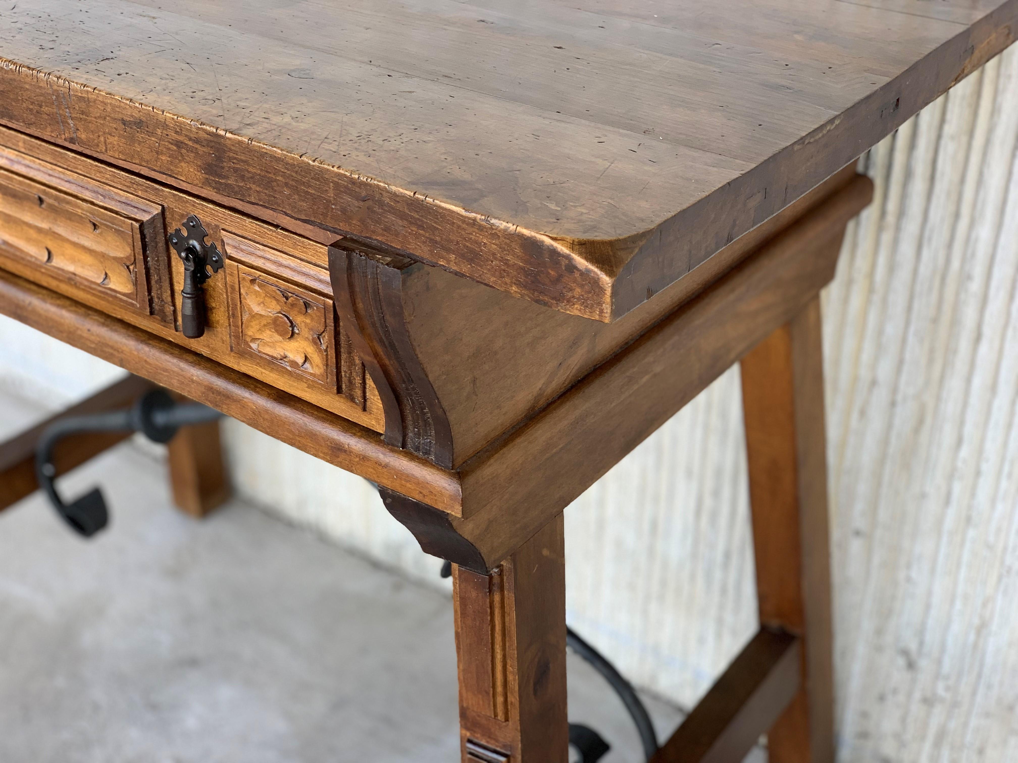 Spanish 1880s Walnut Side Table or Lady Desk, Carved Legs and Iron Stretcher 5