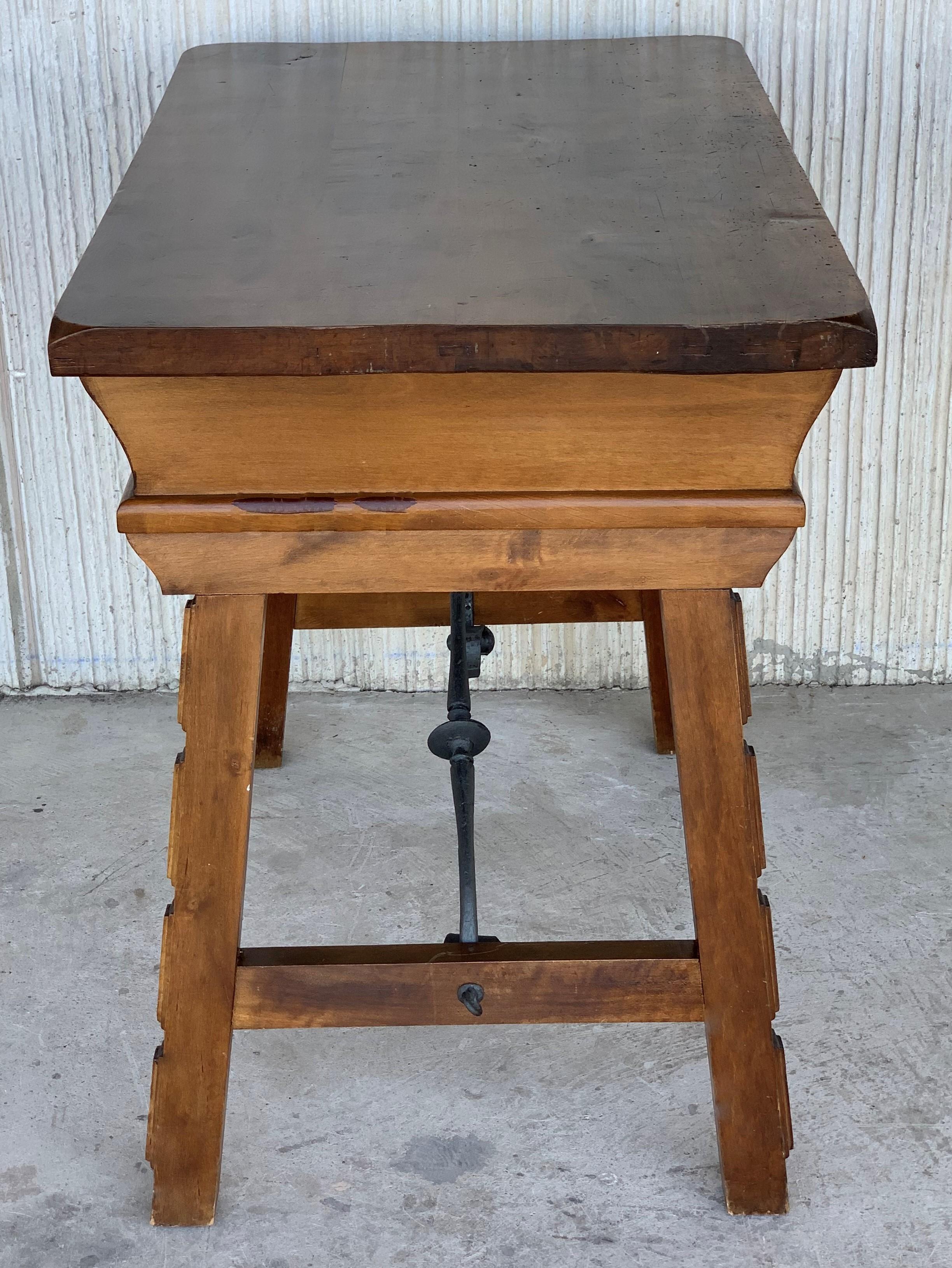 Spanish 1880s Walnut Side Table or Lady Desk, Carved Legs and Iron Stretcher 2