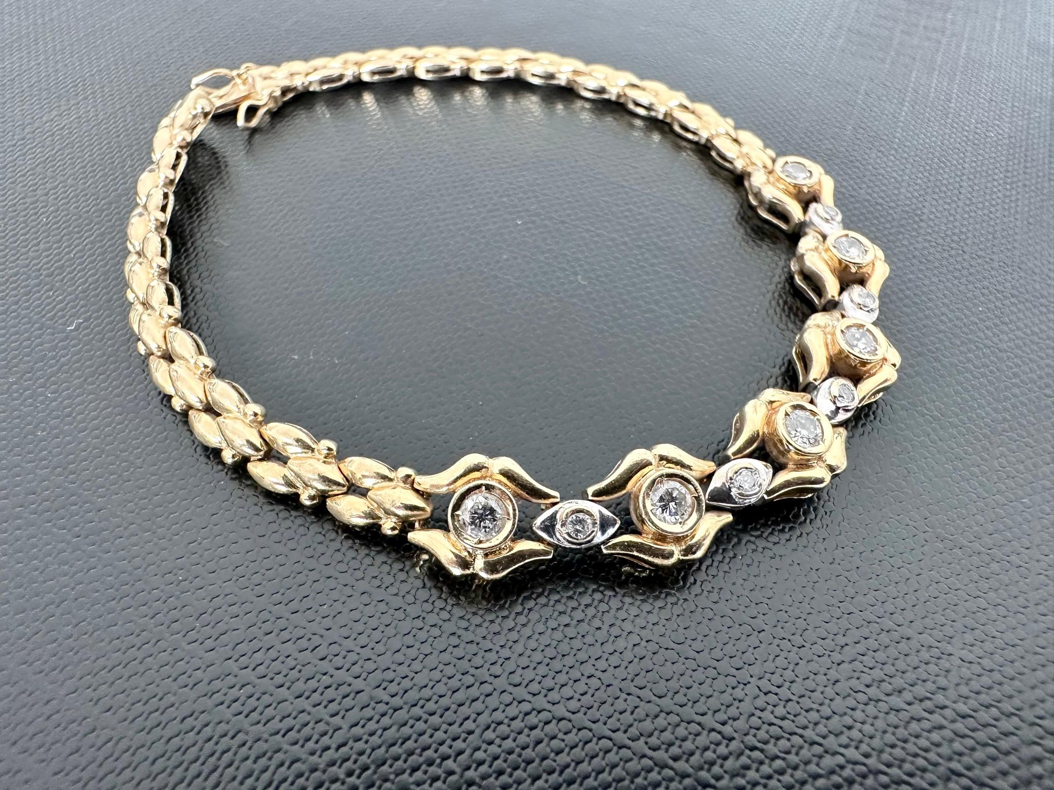 Brilliant Cut Spanish 18kt Gold Bracelet with Diamonds For Sale