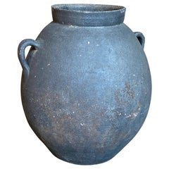 Spanische schwarze Terrakotta-Urne:: 18. Jahrhundert