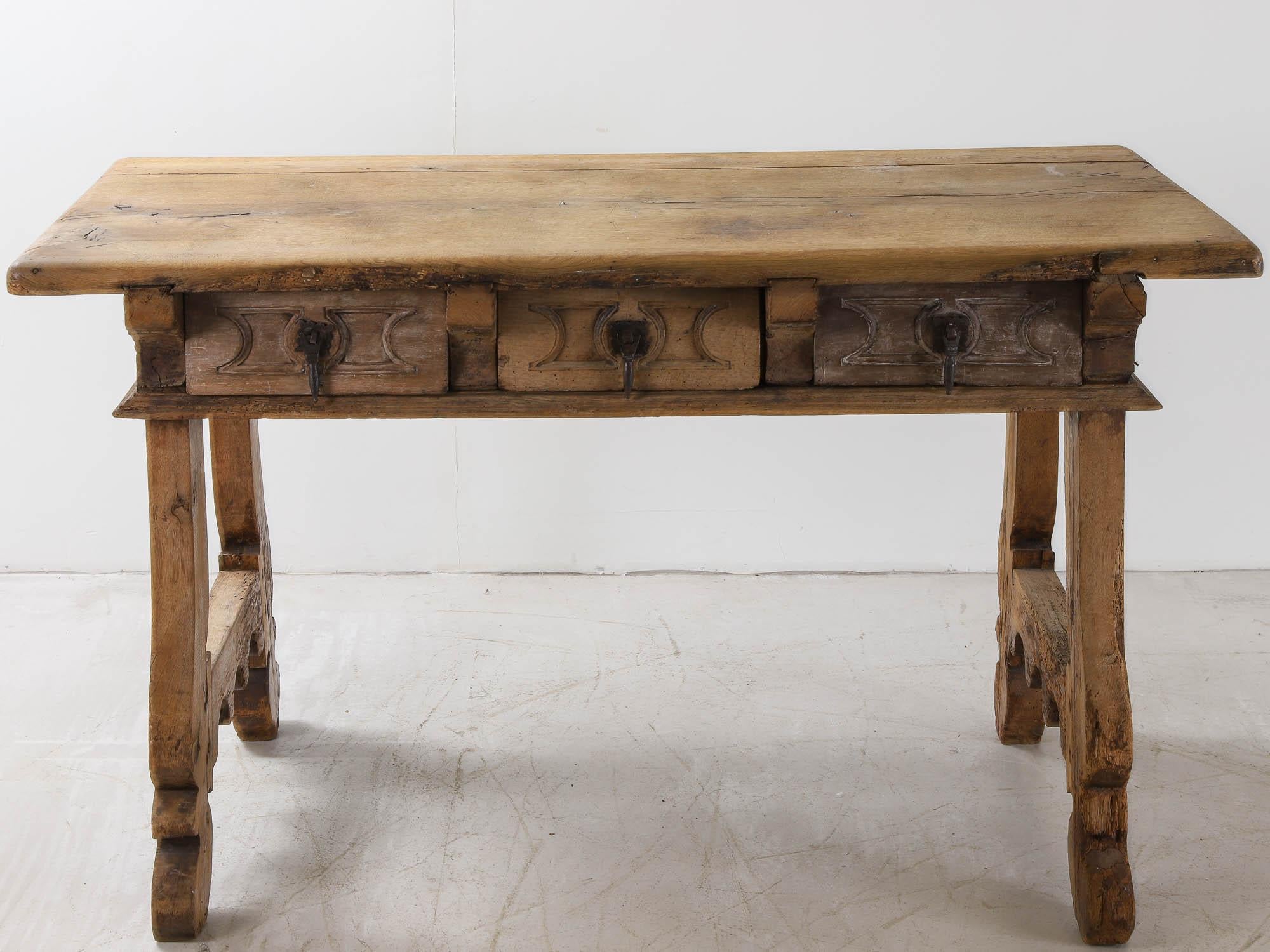 Hand-Carved Spanish 18th Century Carved Walnut Table For Sale