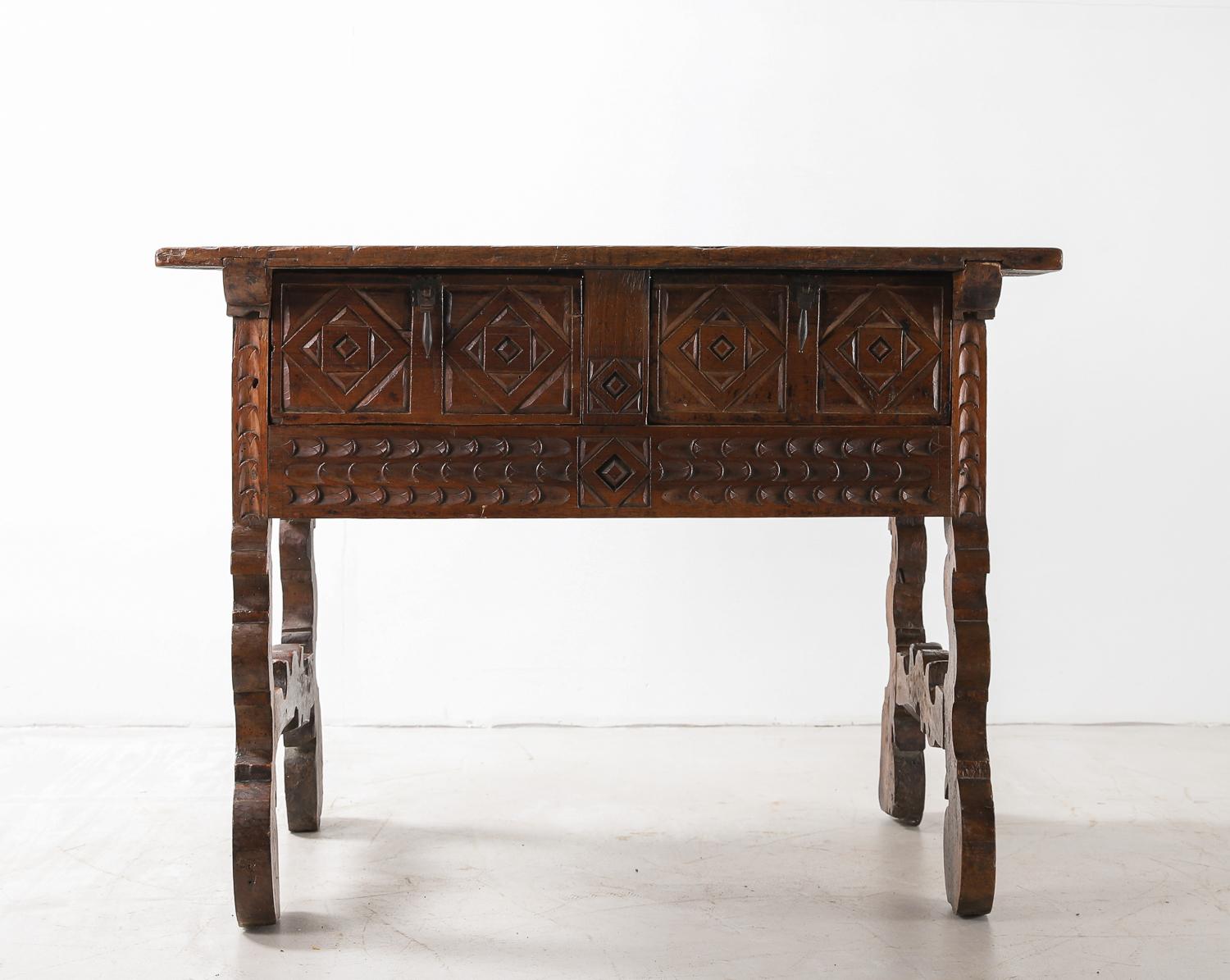 Spanish 18th Century Carved Walnut Table with Original Iron Pulls and Lyre Legs For Sale 6