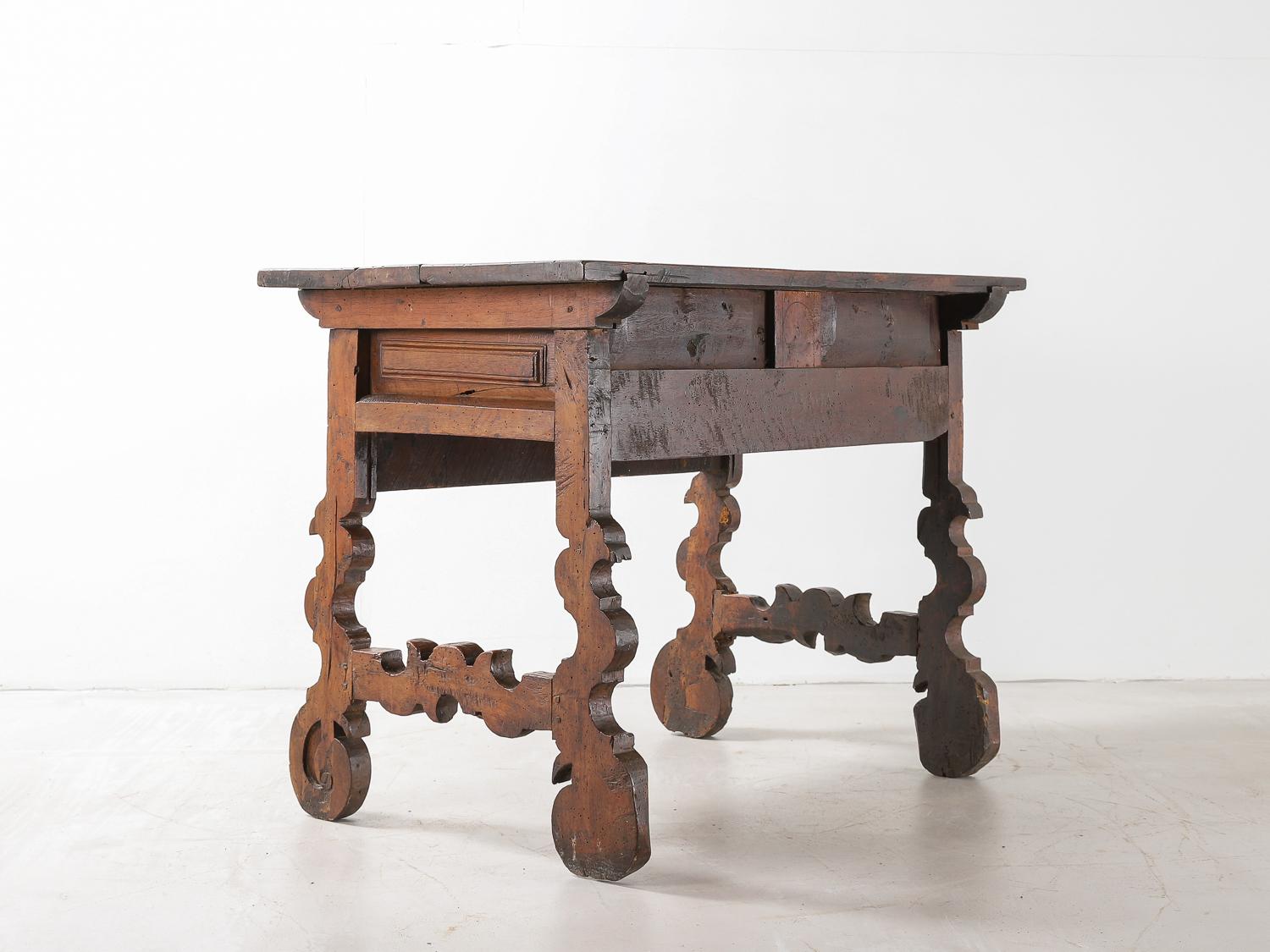 Spanish 18th Century Carved Walnut Table with Original Iron Pulls and Lyre Legs For Sale 1