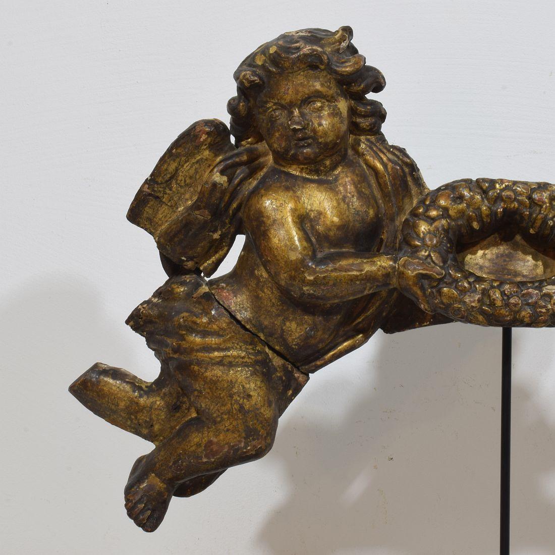 Fino al XVIII secolo Angelo barocco spagnolo in legno intagliato del XVIII secolo  Frammento in vendita