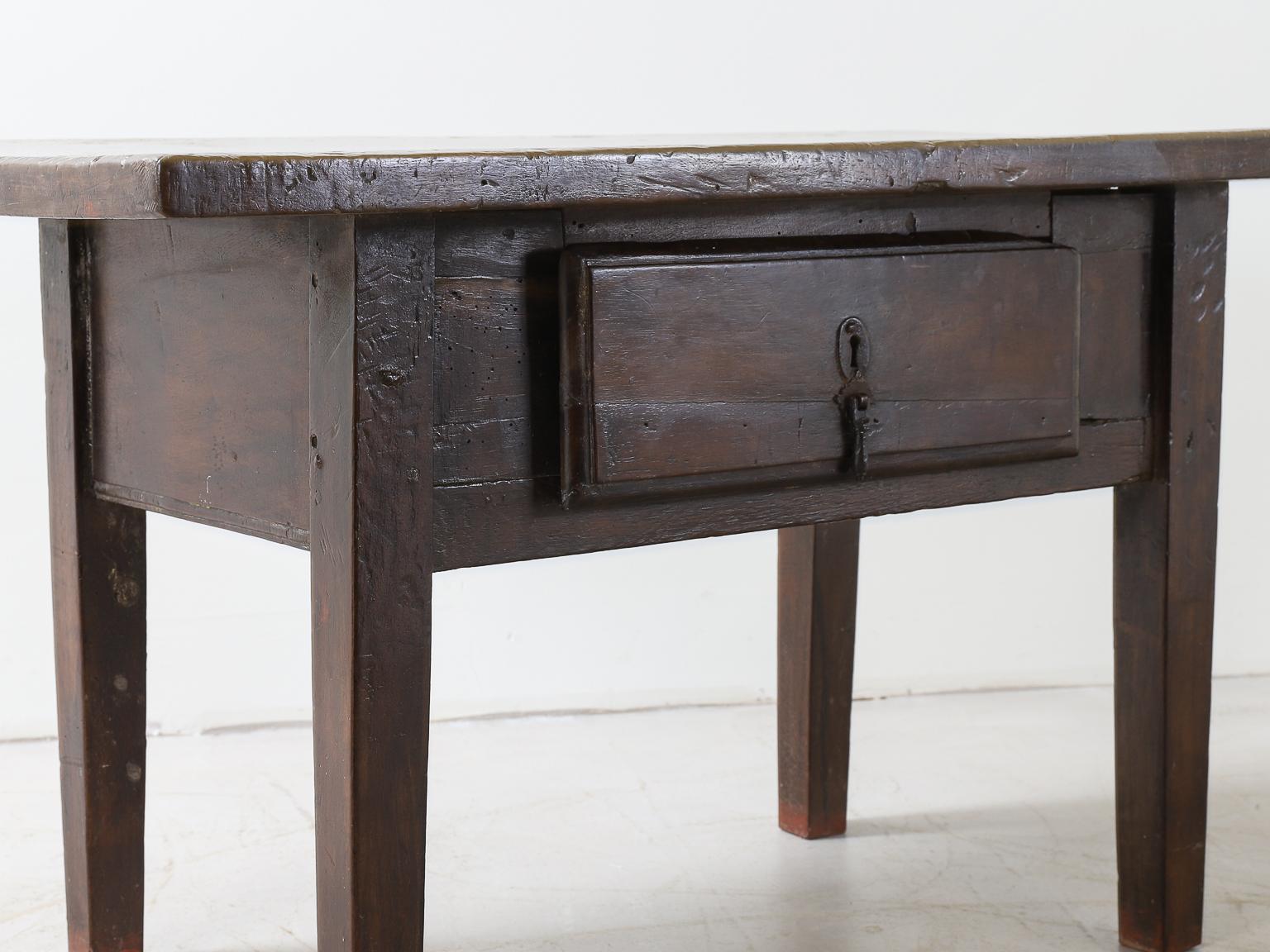 Spanish 18th Century Dark Walnut Single Drawer Table For Sale 3