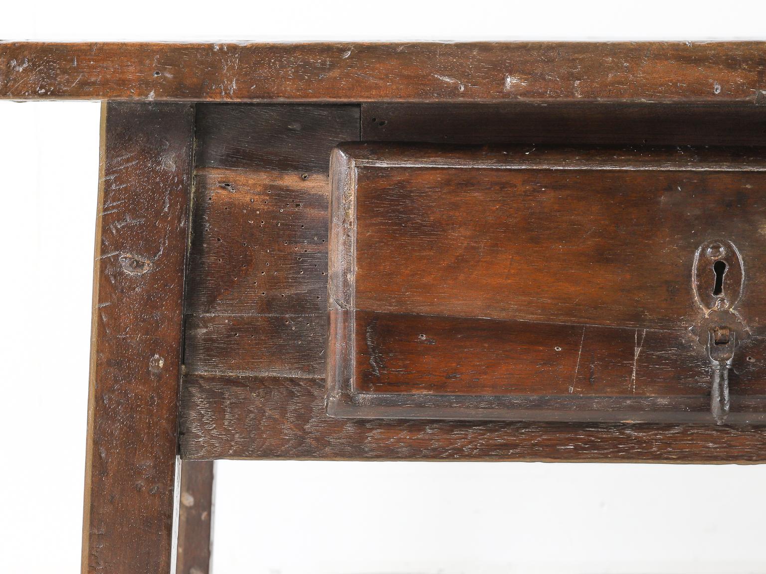 Spanish 18th Century Dark Walnut Single Drawer Table For Sale 4