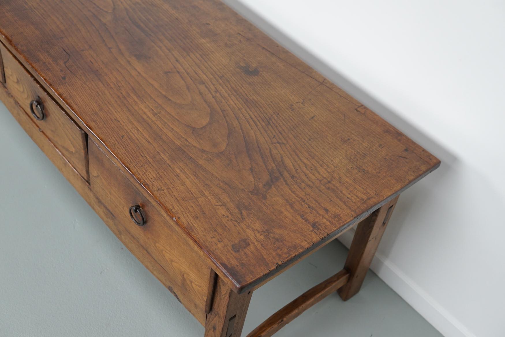 18th Century and Earlier Spanish 18th Century Farmhouse Rustic Chestnut Coffee Table For Sale