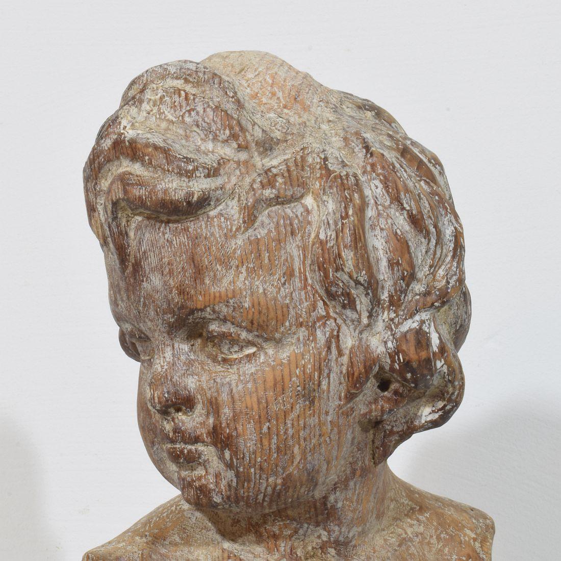 Angelo barocco spagnolo in legno intagliato a mano del XVIII secolo in vendita 9