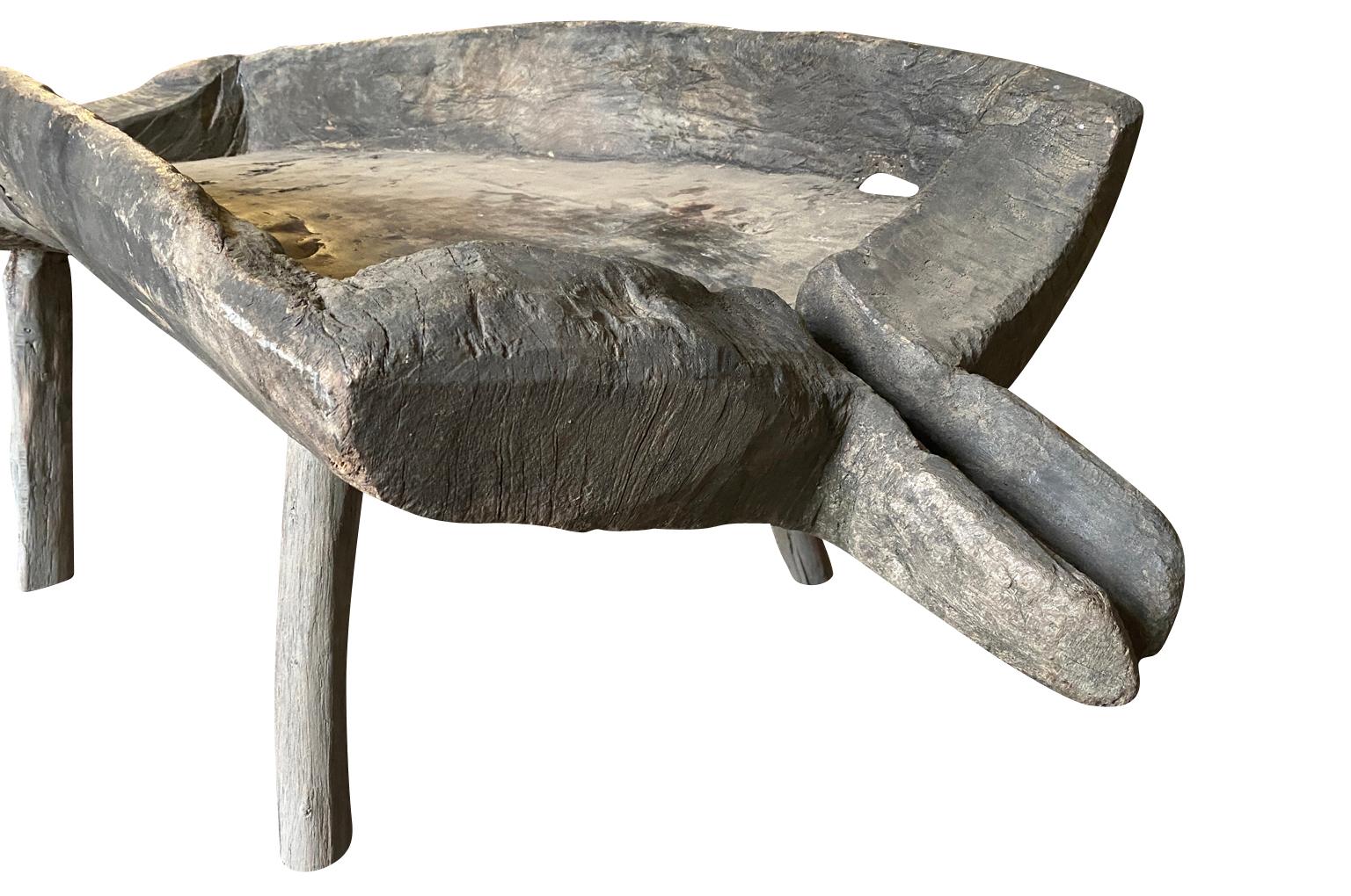 Spanischer Mageoire-Tisch Basse aus dem 18. Jahrhundert im Angebot 1