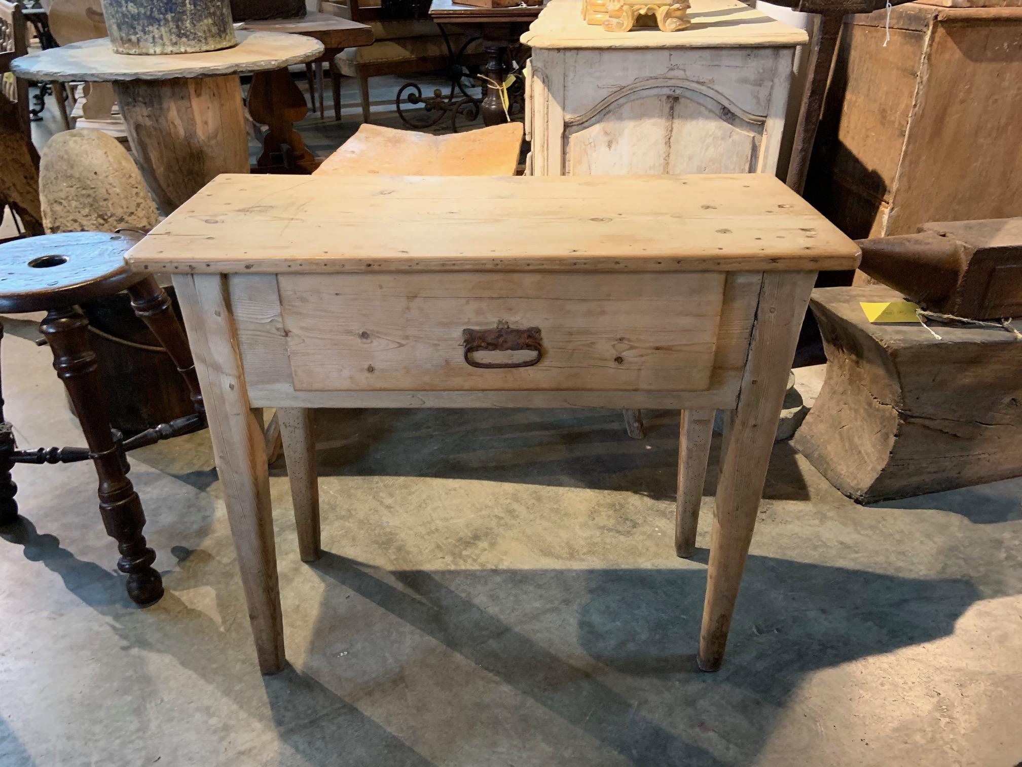 Spanish 18th Century Primitive Side Table In Good Condition In Atlanta, GA