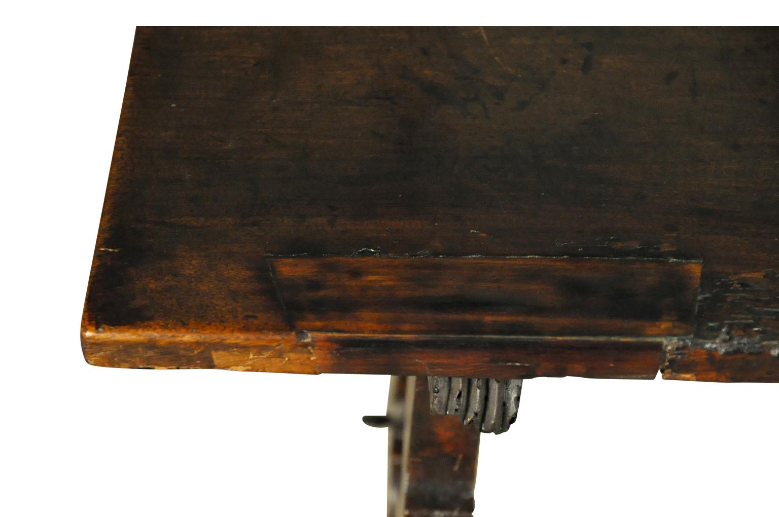 Spanish 18th Century Primitive Side Table For Sale 3