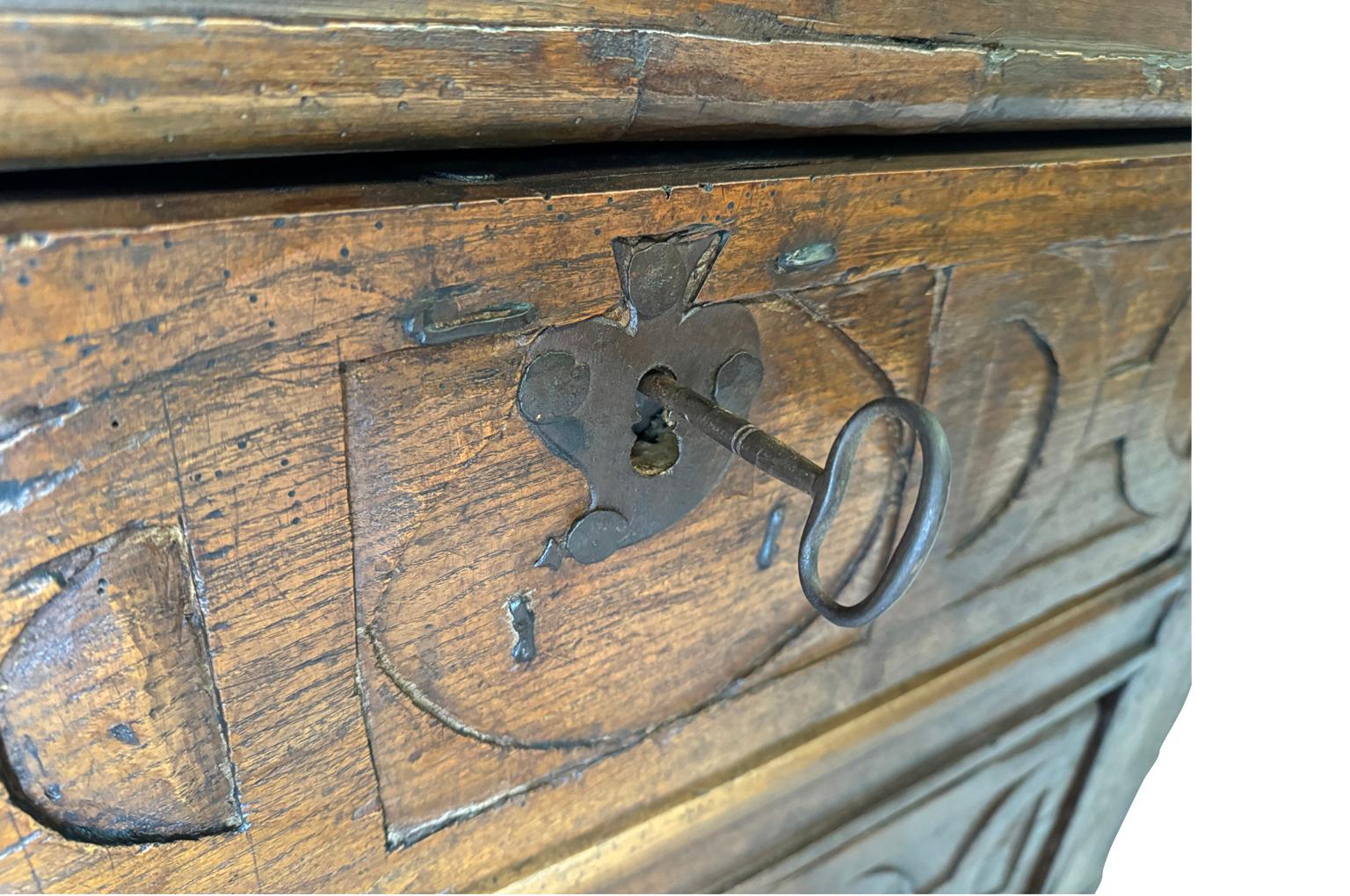 Commode da sacrestia spagnolo del XVIII secolo in vendita 7