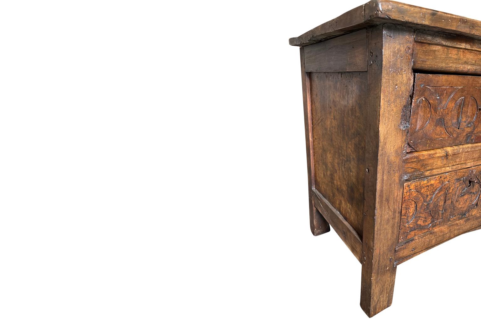 Noce Commode da sacrestia spagnolo del XVIII secolo in vendita