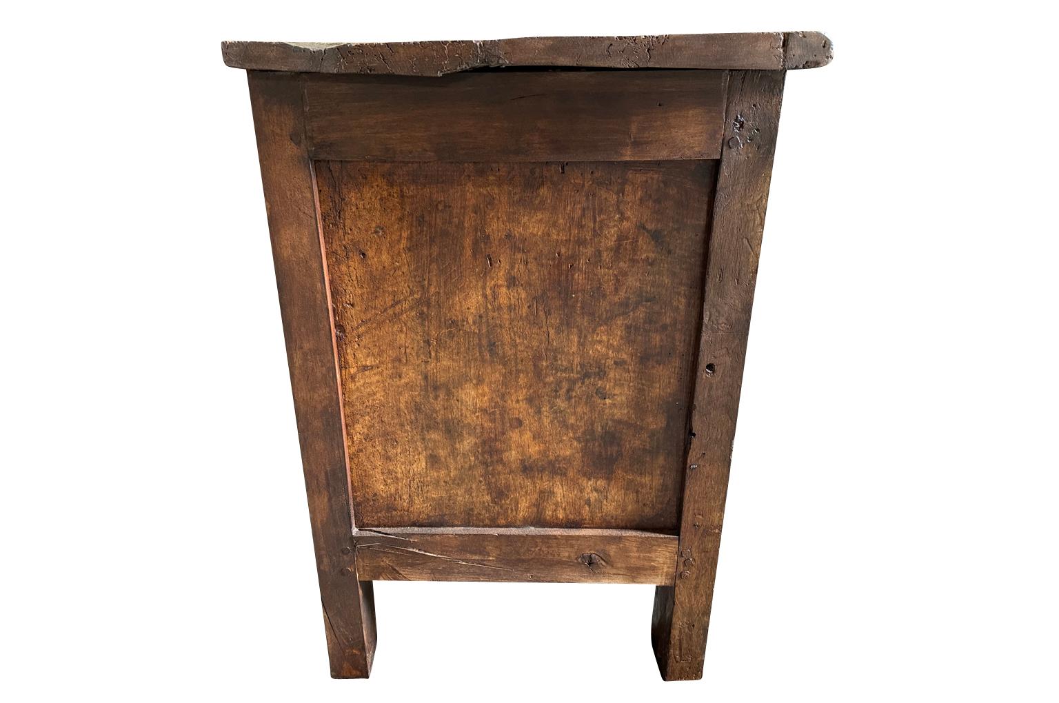 Commode da sacrestia spagnolo del XVIII secolo in vendita 1