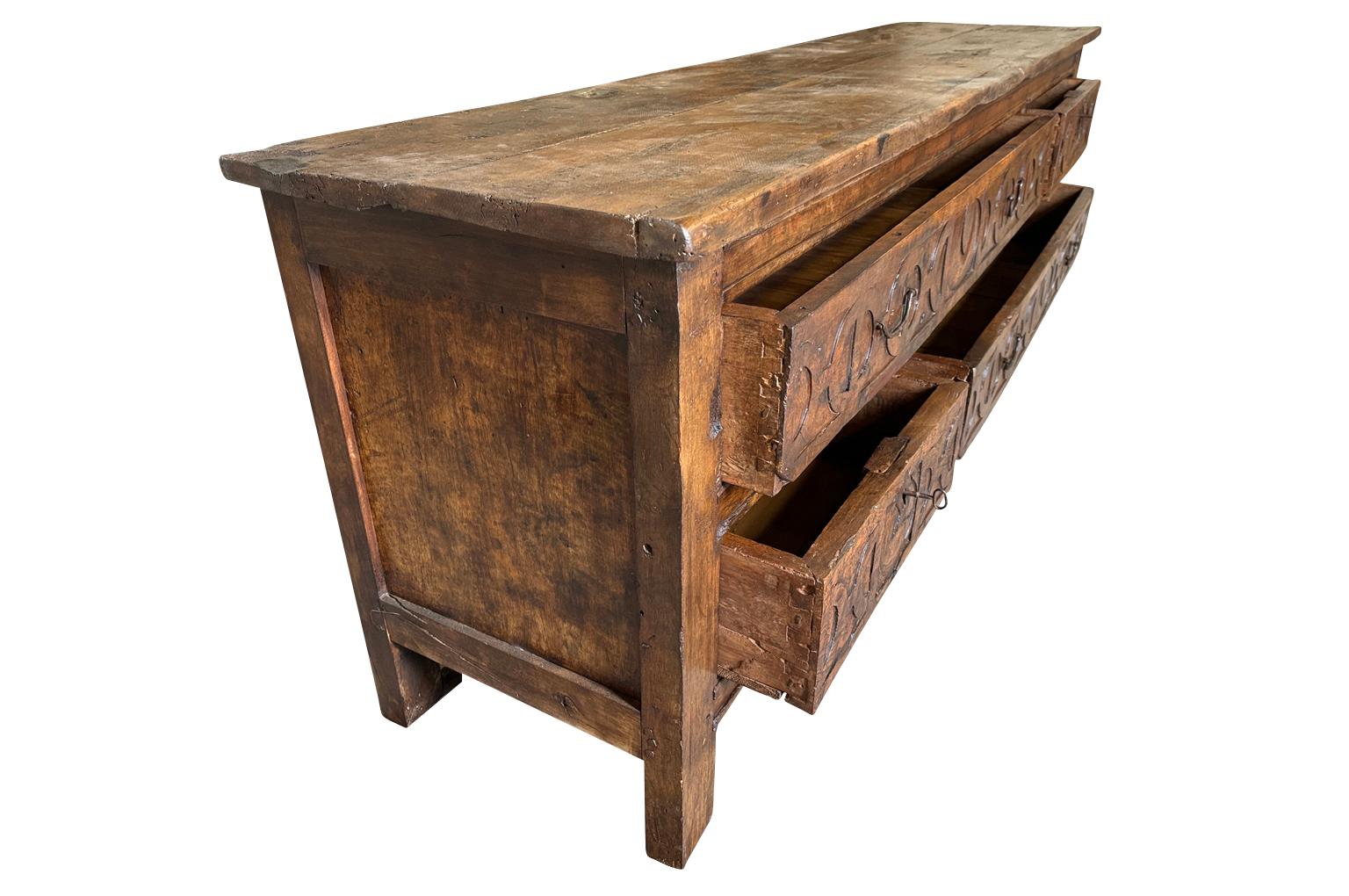 Commode da sacrestia spagnolo del XVIII secolo in vendita 4