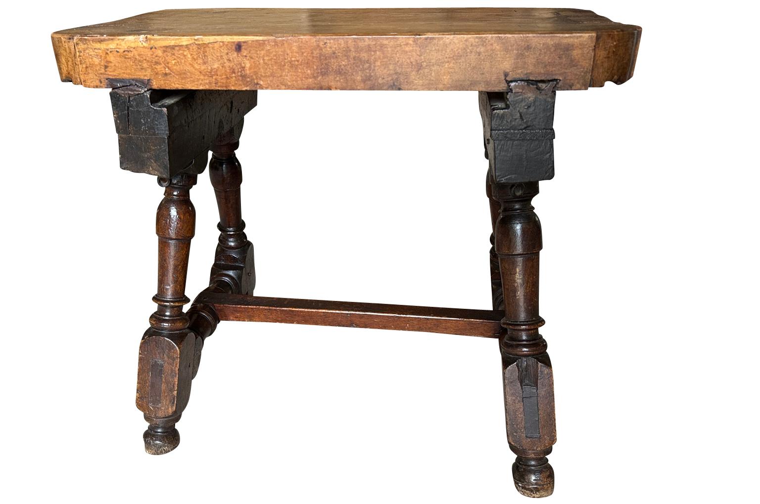 Spanish 18th Century Tocinera Side Table In Good Condition For Sale In Round Top, TX