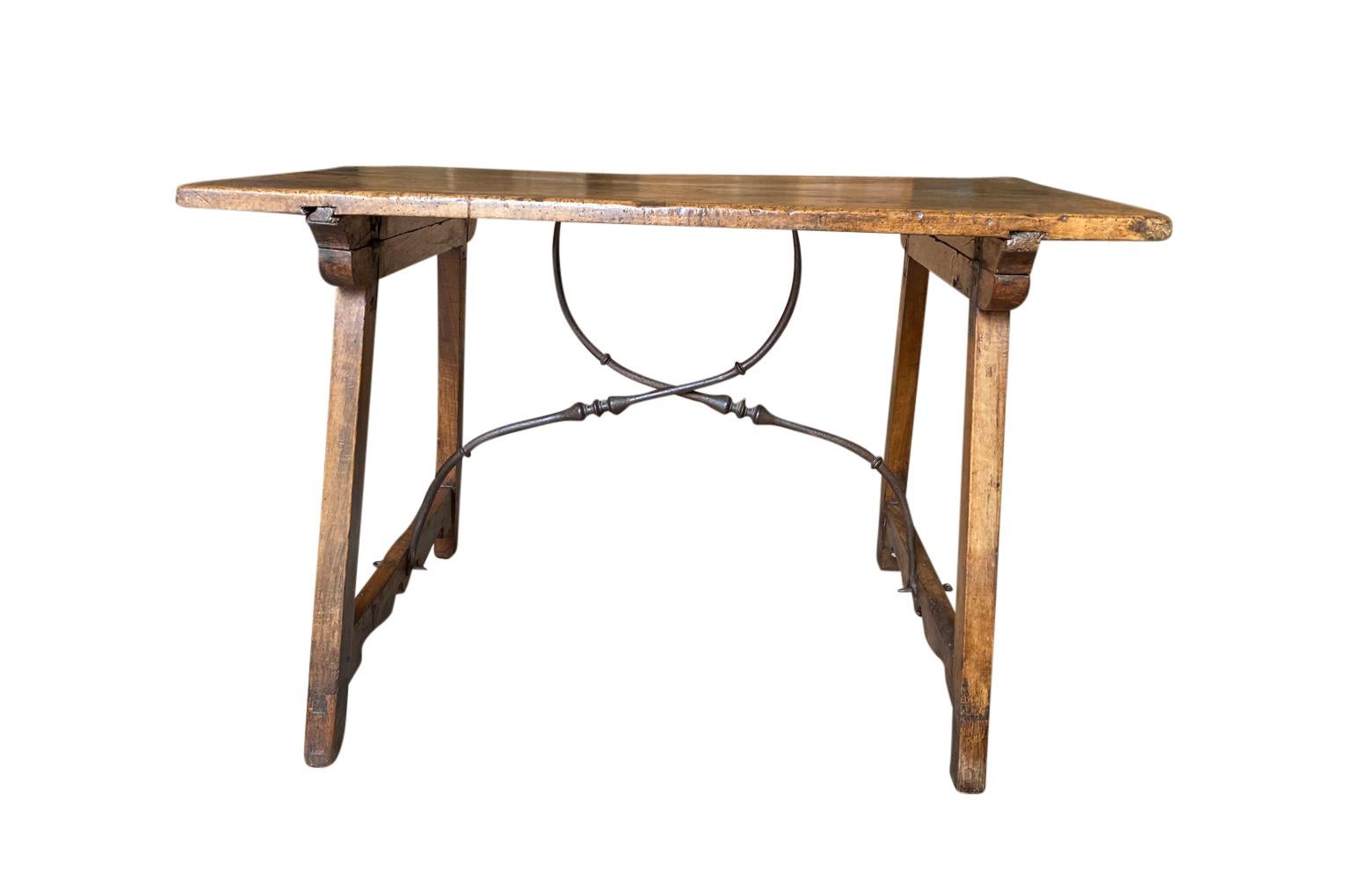 Spanish 18th Century Traveling Writing Table In Good Condition In Atlanta, GA