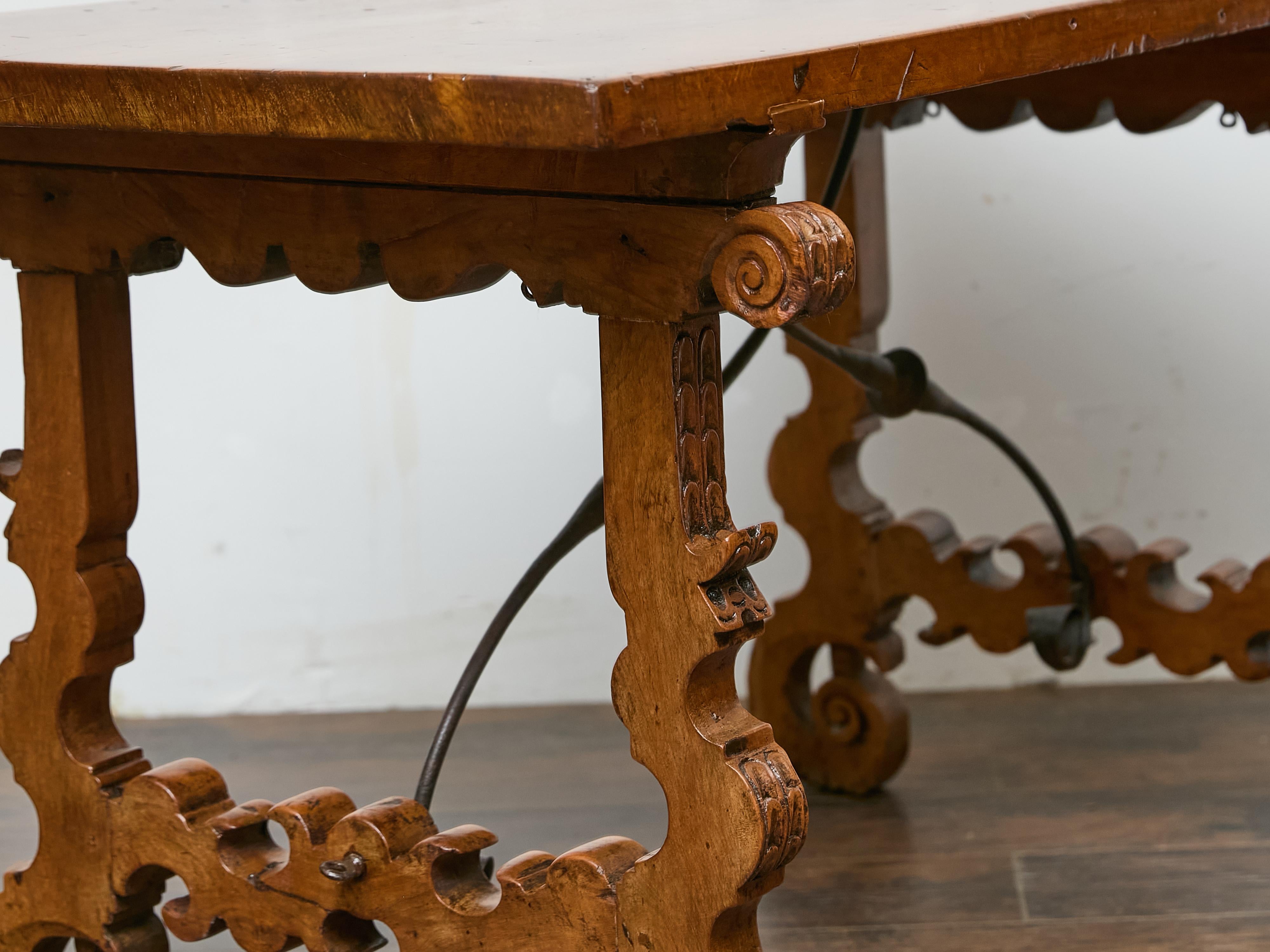 Spanish 18th Century Walnut Fratino Table with Carved Legs and Iron Stretcher For Sale 4