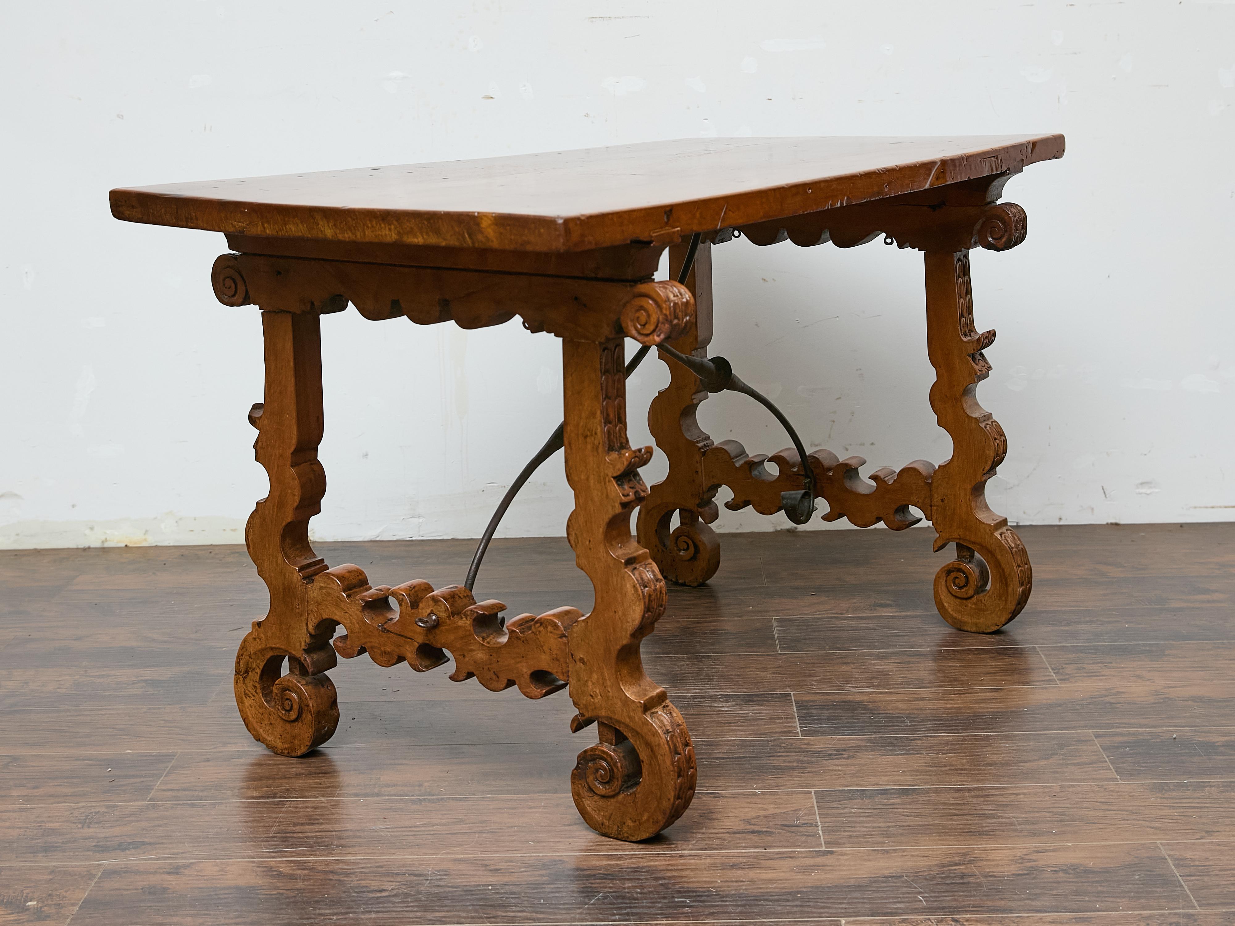 Spanish 18th Century Walnut Fratino Table with Carved Legs and Iron Stretcher For Sale 3
