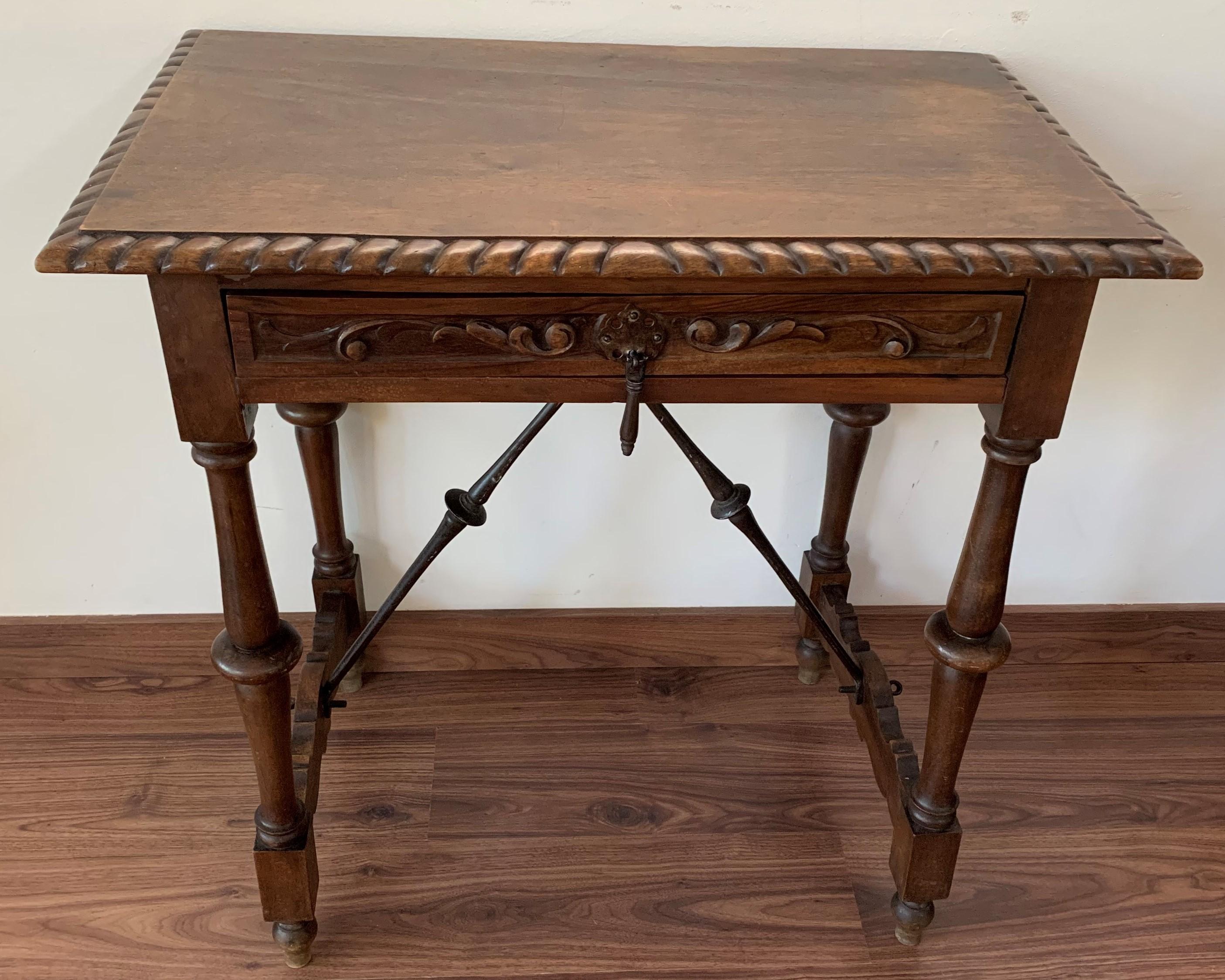 Spanish 1900s Walnut Side Table Single Drawer with Iron Stretcher In Good Condition In Miami, FL