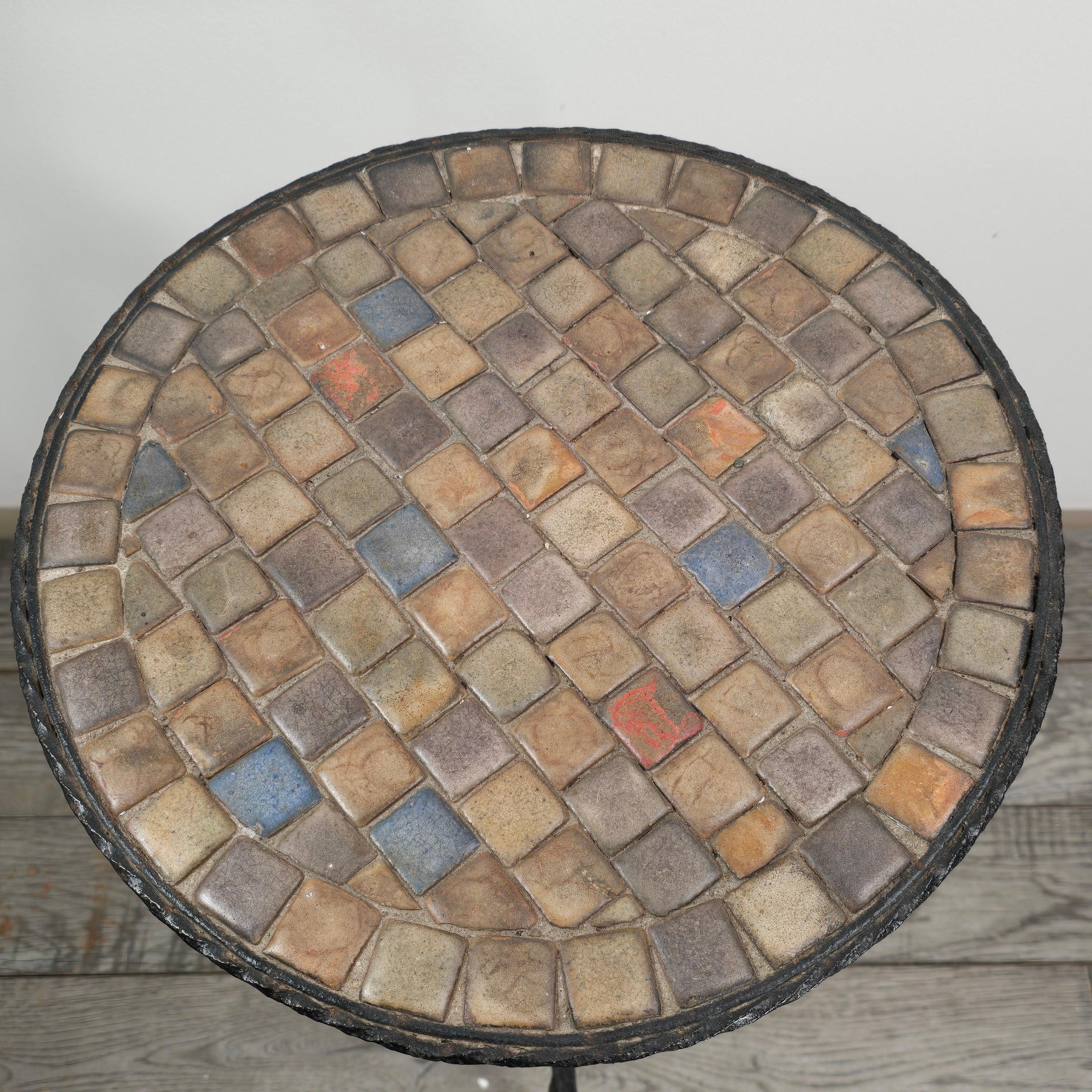 Table espagnole des années 1920 à plateau en fer forgé en vente 2