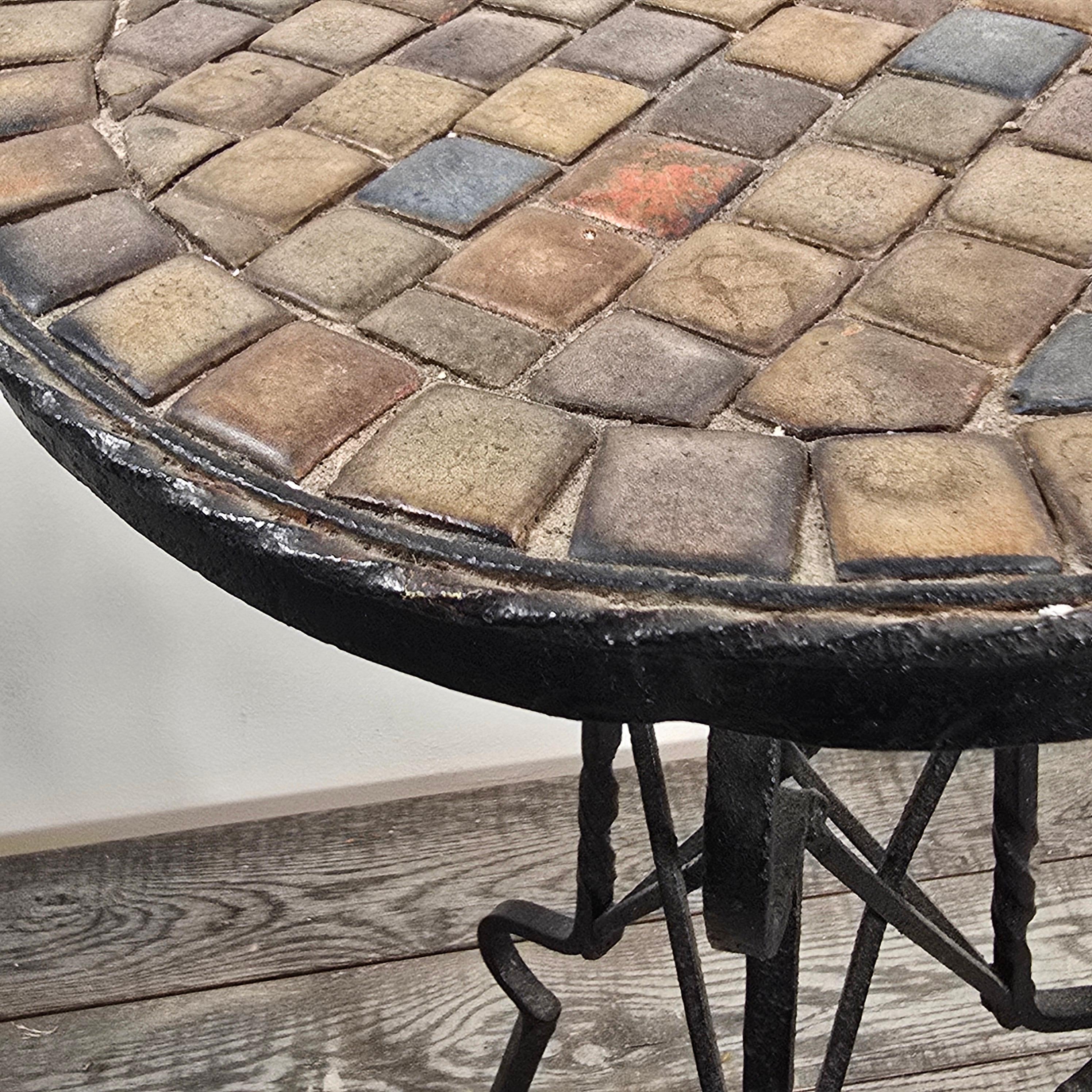 Table espagnole des années 1920 à plateau en fer forgé en vente 6