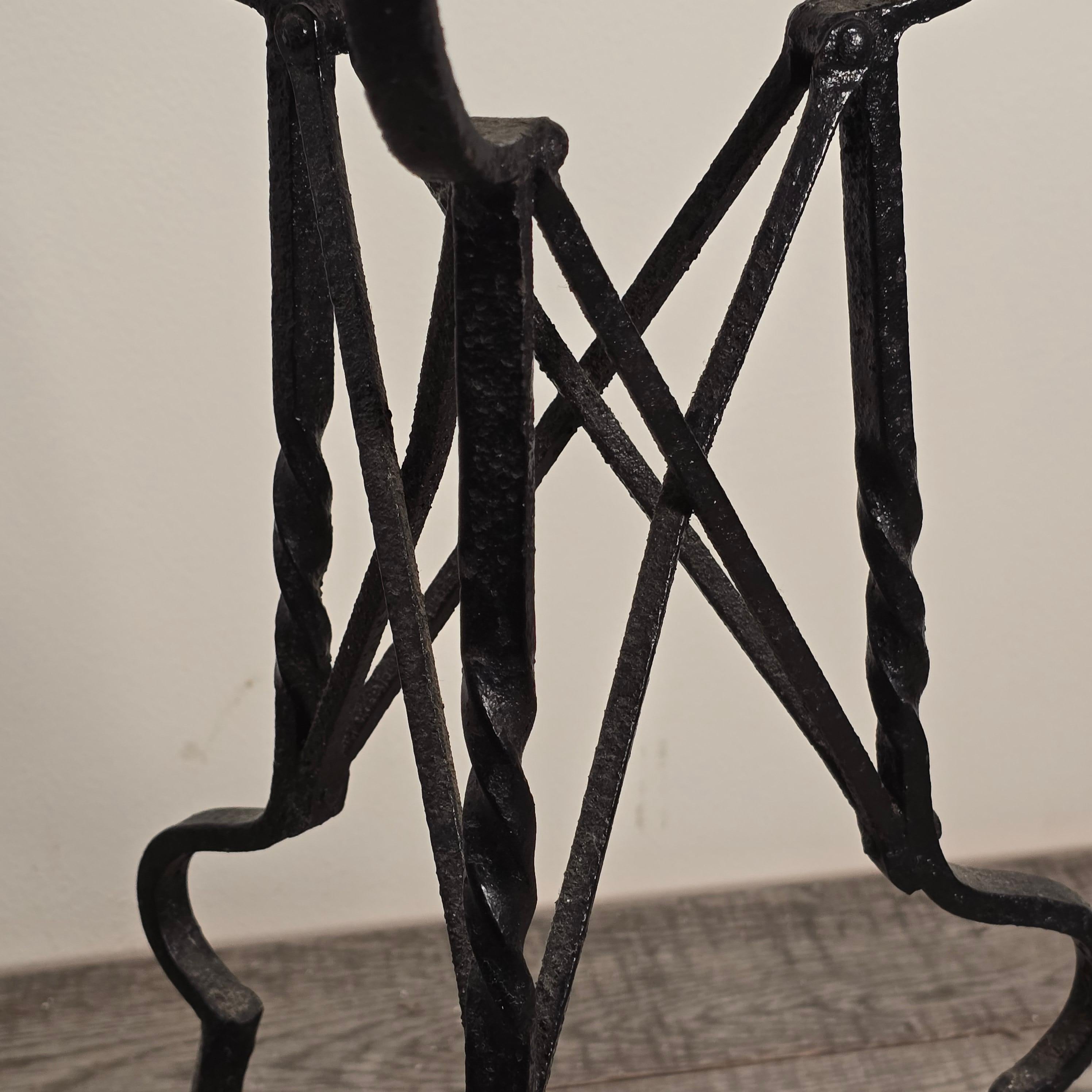 Table espagnole des années 1920 à plateau en fer forgé en vente 7