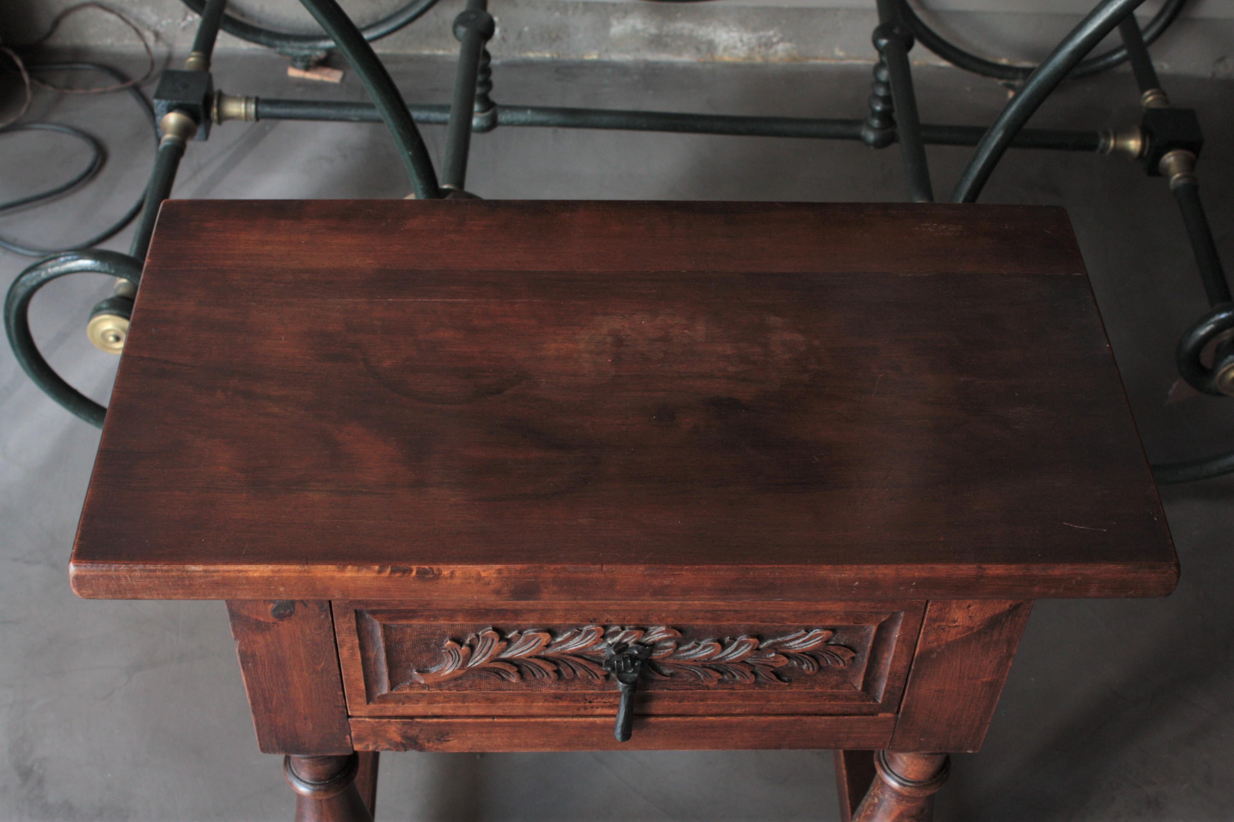 Spanish Colonial End Table / Side Table in Walnut, 1930s For Sale 4
