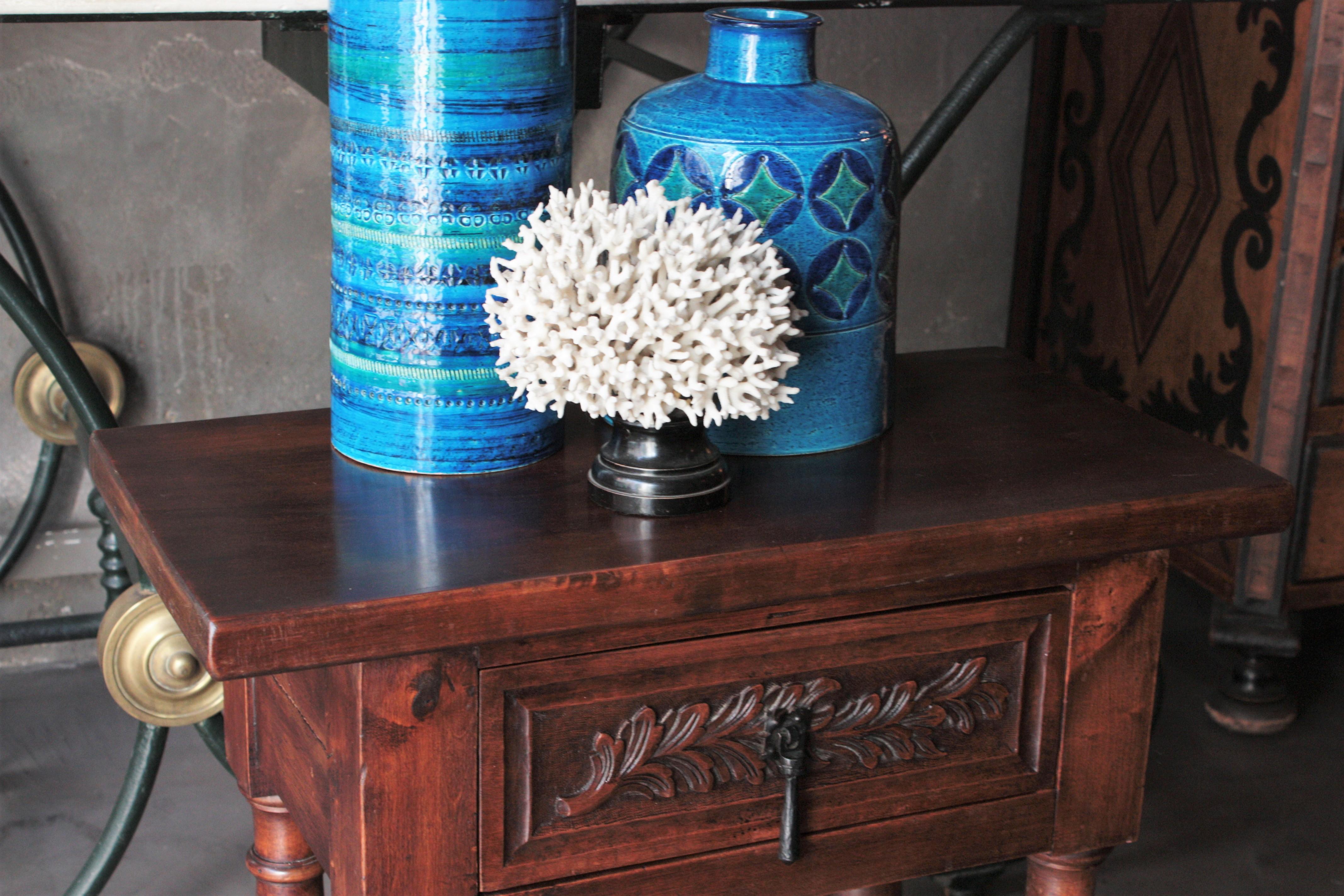 Spanish Colonial End Table / Side Table in Walnut, 1930s For Sale 5