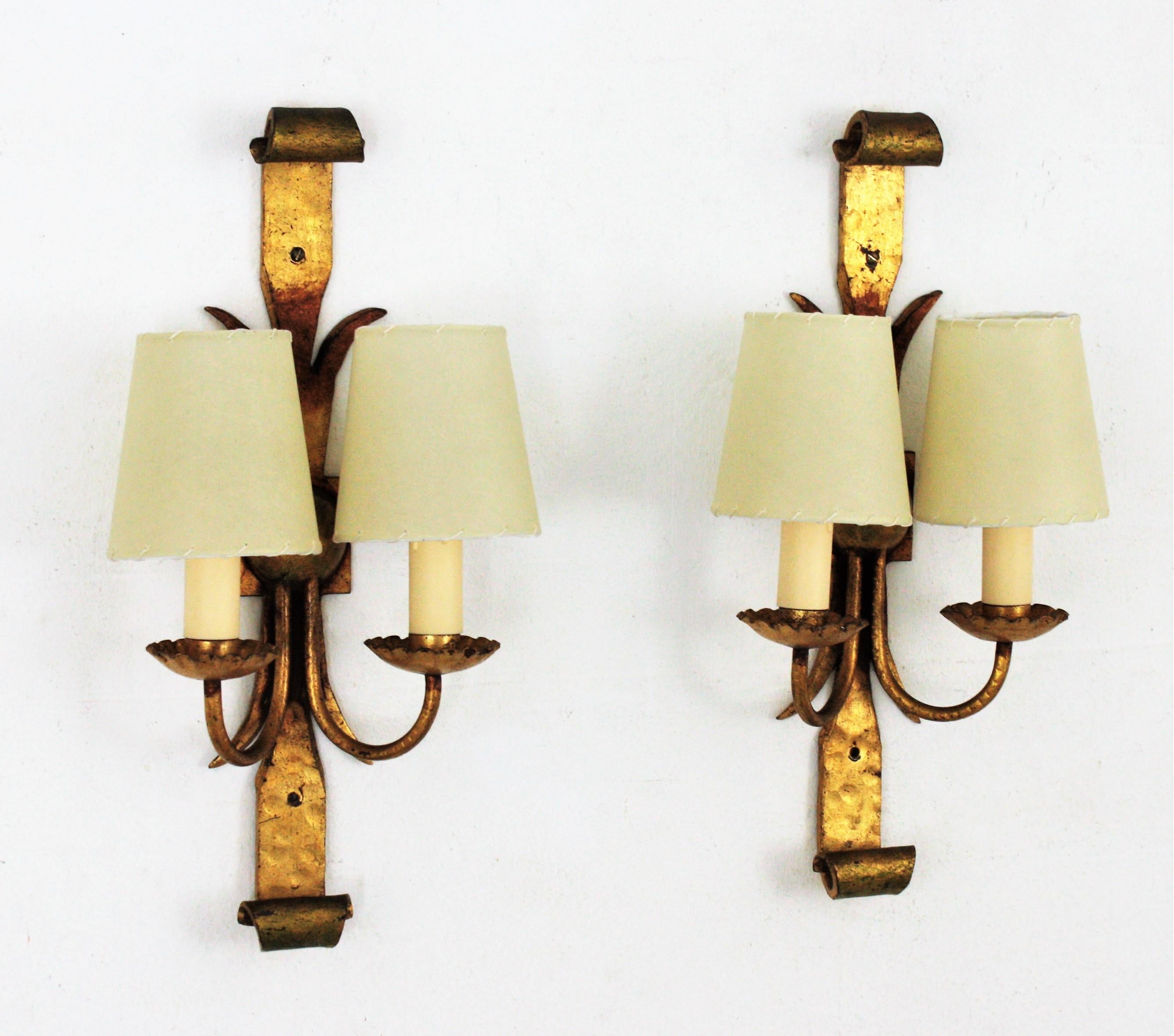 20th Century Pair of Spanish Revival Wall Sconces in Gilt Wrought Iron