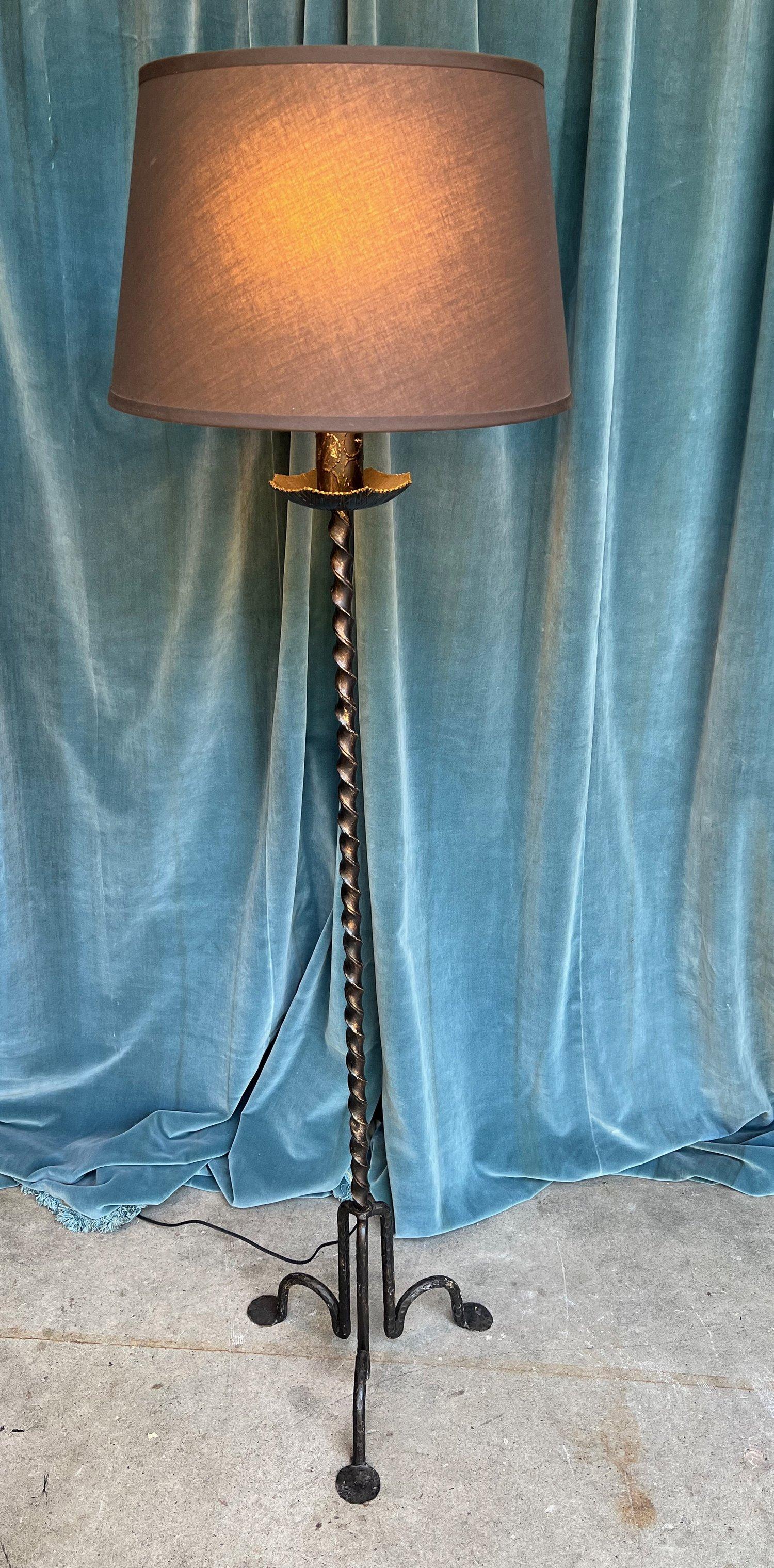 Wrought Iron Spanish 1950s Floor Lamp in Black Iron For Sale