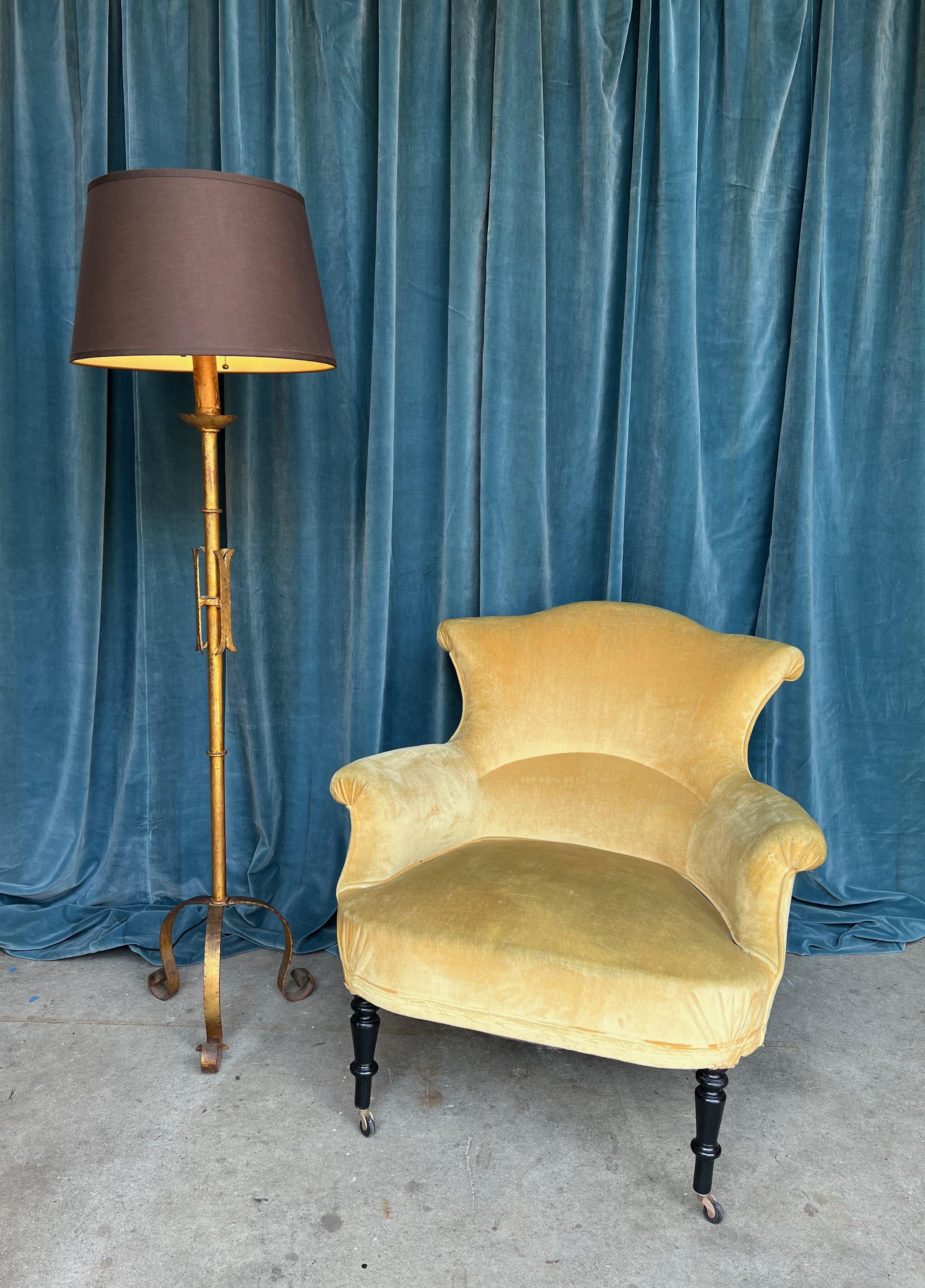 Gothic Spanish 1950s Gilt Iron Floor Lamp For Sale