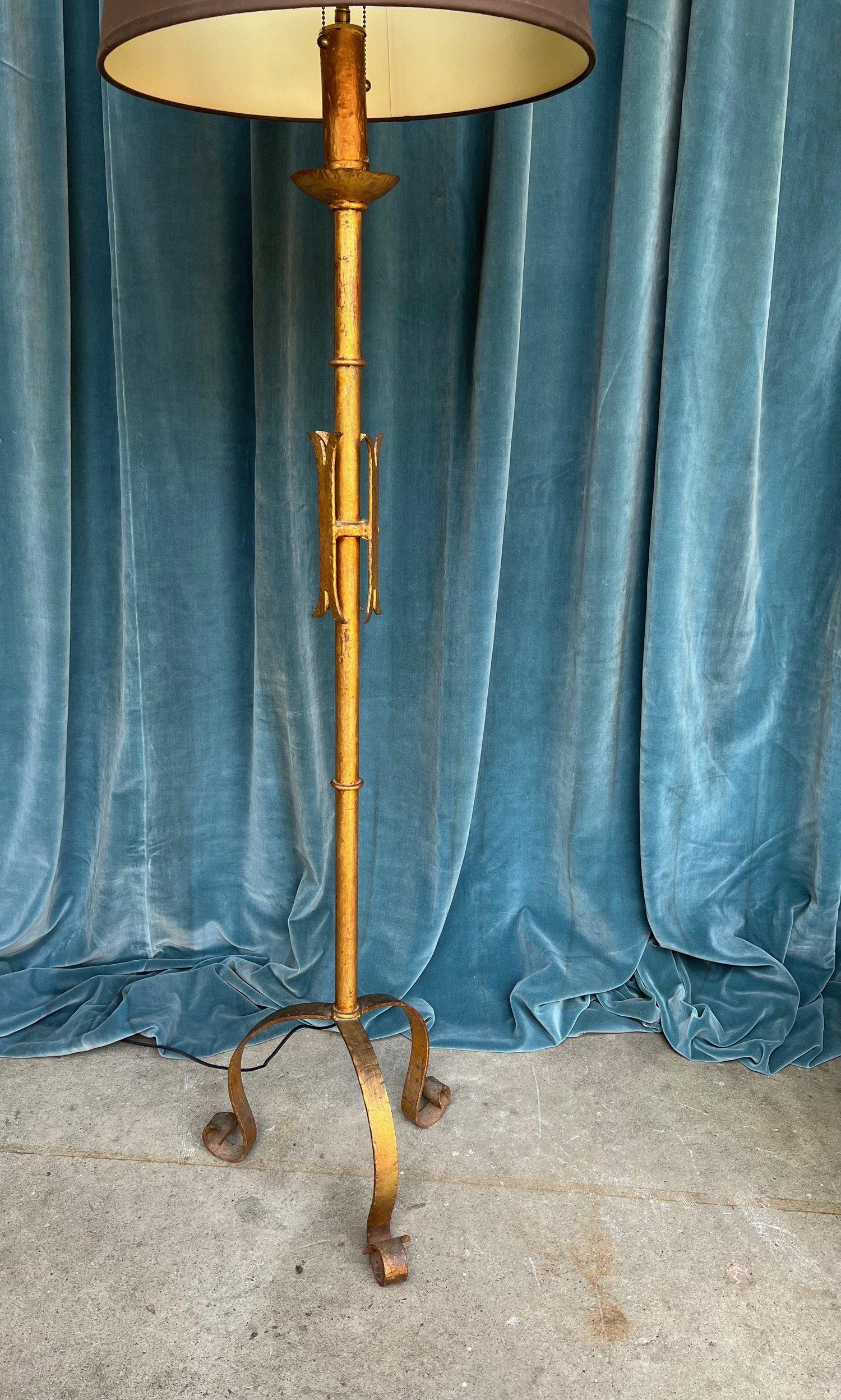 Mid-20th Century Spanish 1950s Gilt Iron Floor Lamp For Sale