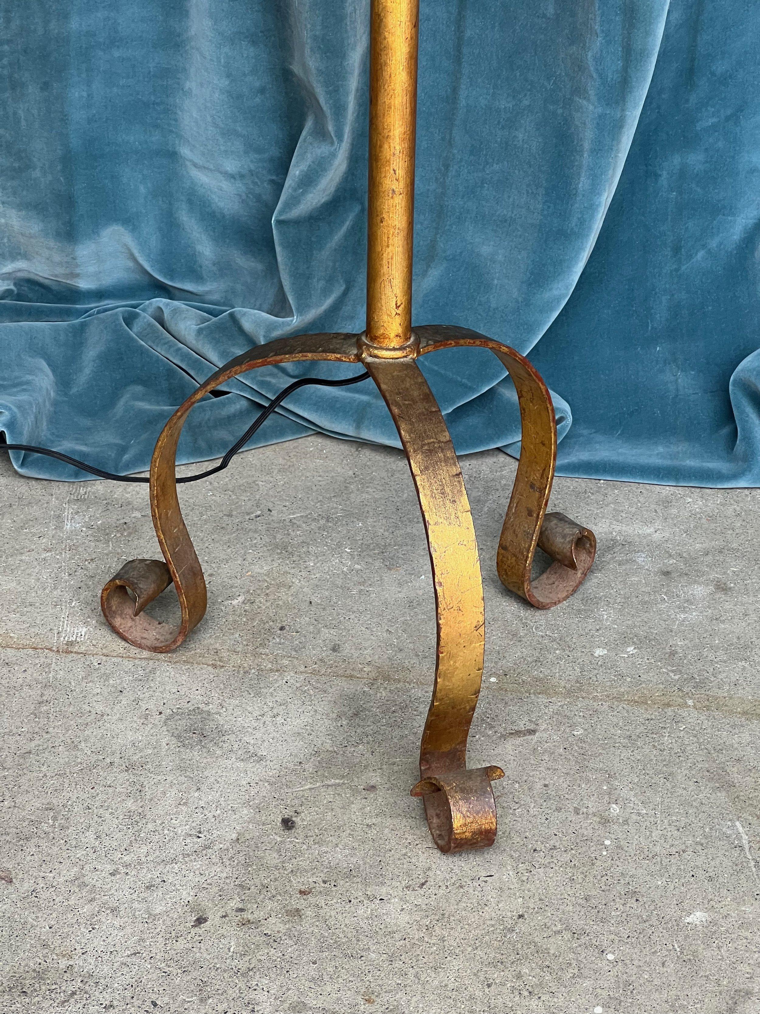 Spanish 1950s Gilt Iron Floor Lamp 1